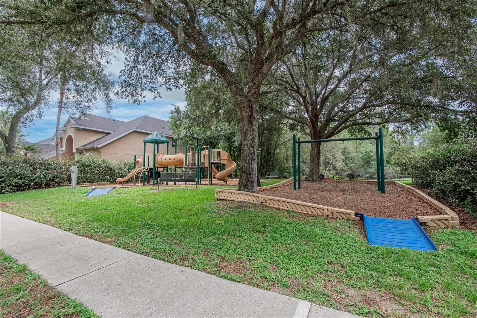 Single Family Residence at 10103 DEERCLIFF DR, TAMPA, photo 83 of 94