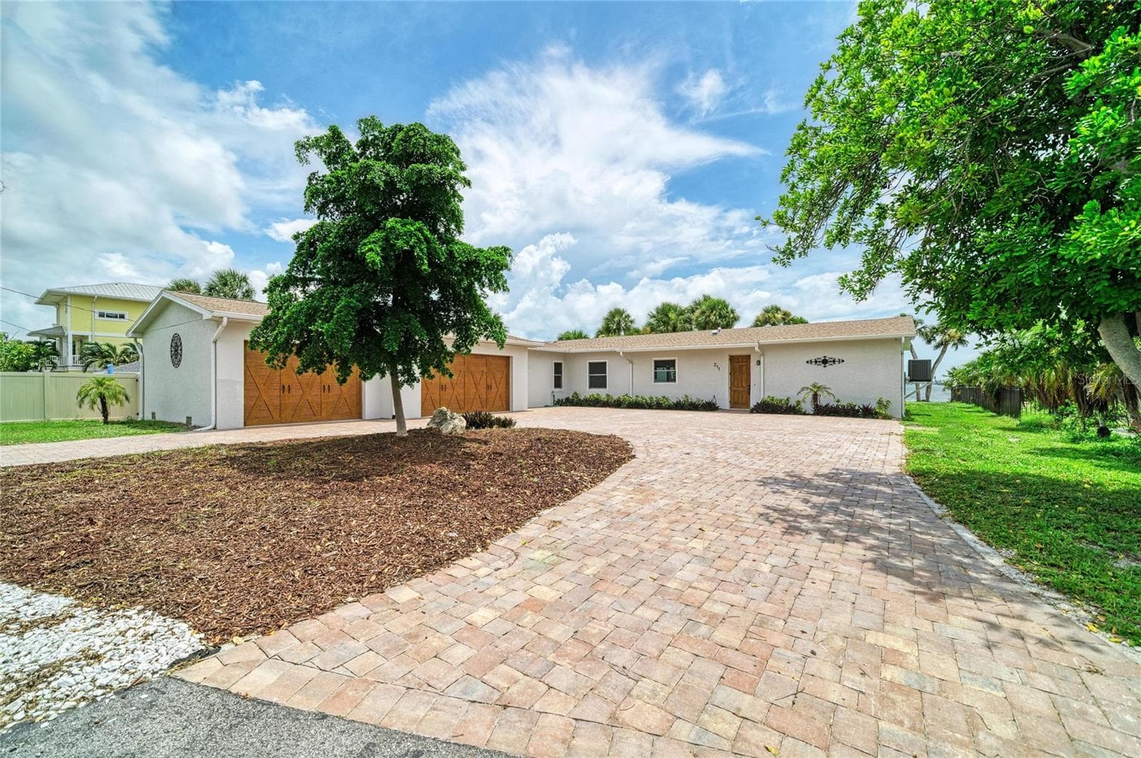 Single Family Residence at 211 BAHIA VISTA DR, ENGLEWOOD, photo 5 of 57