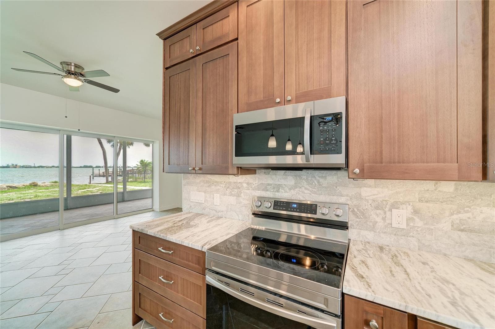 Single Family Residence at 211 BAHIA VISTA DR, ENGLEWOOD, photo 18 of 57