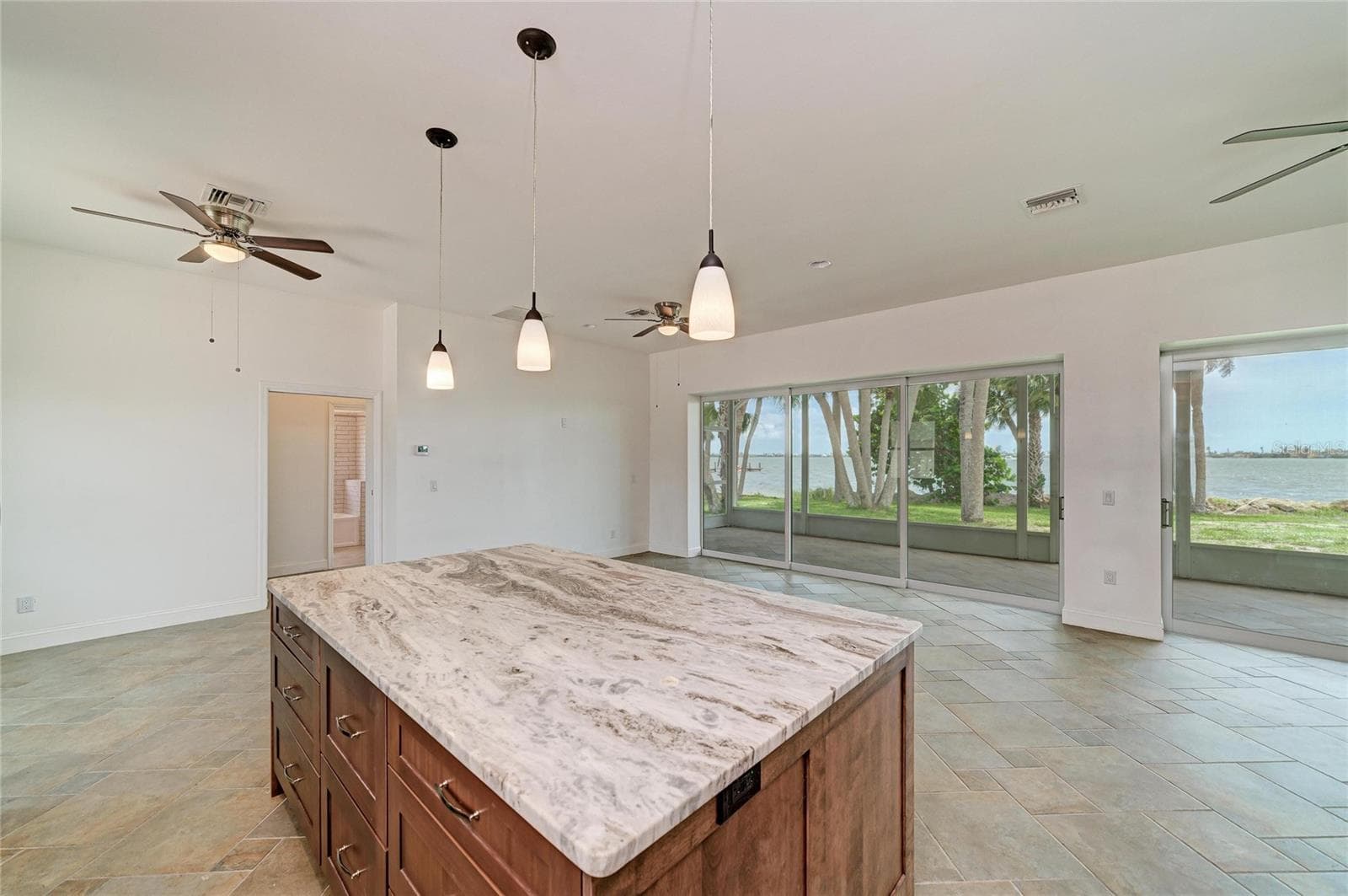 Single Family Residence at 211 BAHIA VISTA DR, ENGLEWOOD, photo 19 of 57