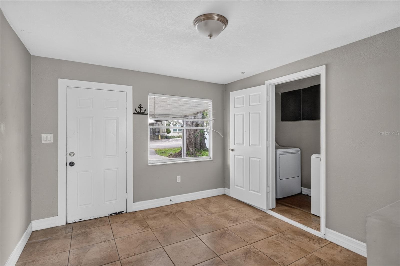 Single Family Residence at 3615 W ROGERS AVE, TAMPA, photo 5 of 28