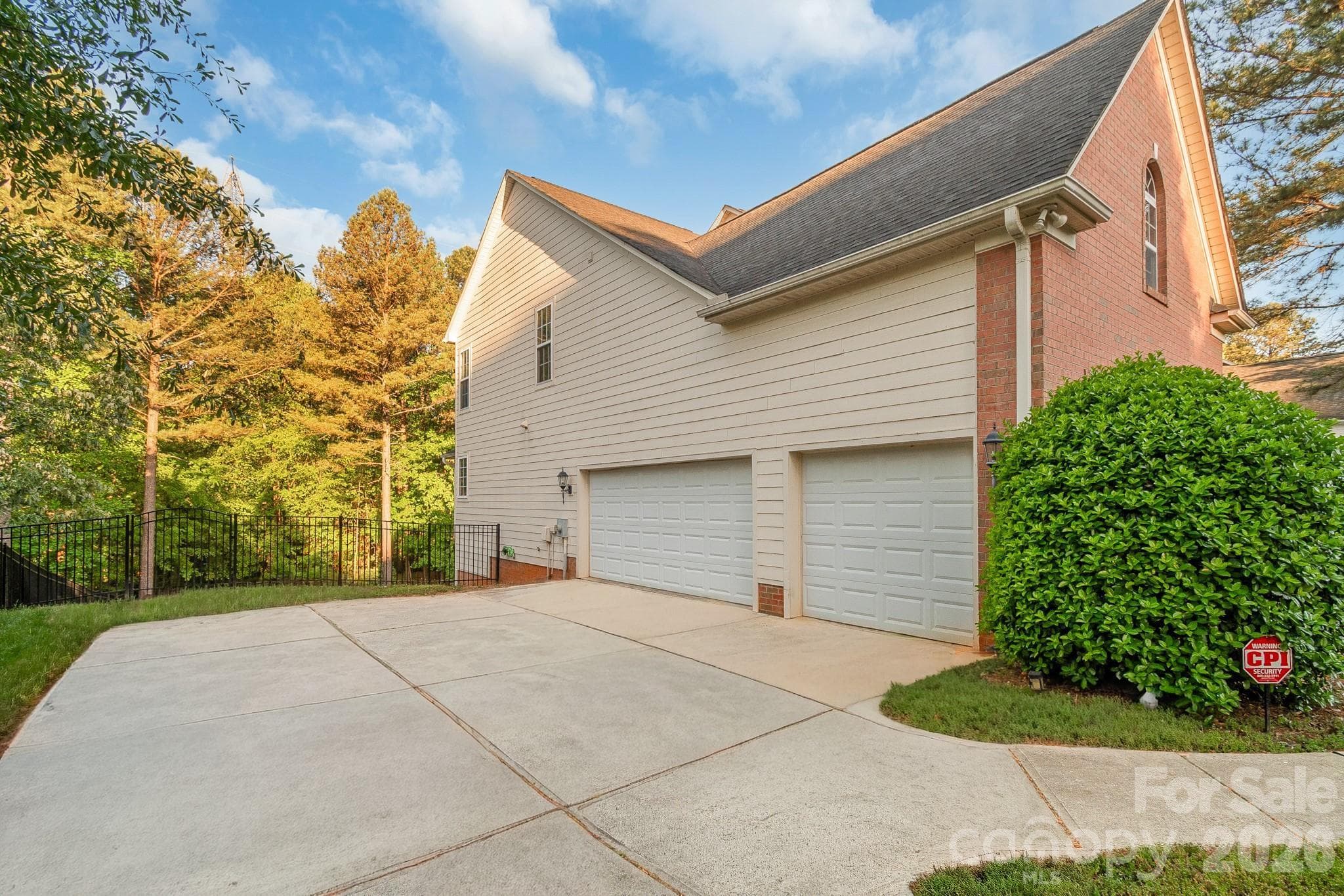 Single Family Residence at Mount Holly, photo 4 of 47