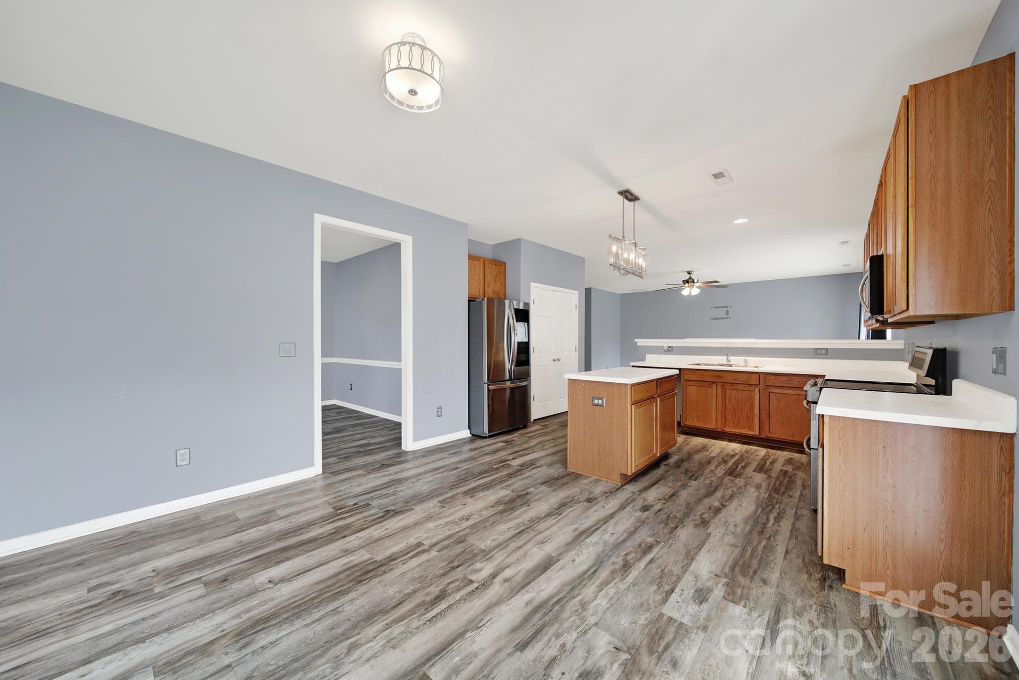 Single Family Residence at 898 Coach House Court, Rock Hill, photo 11 of 46