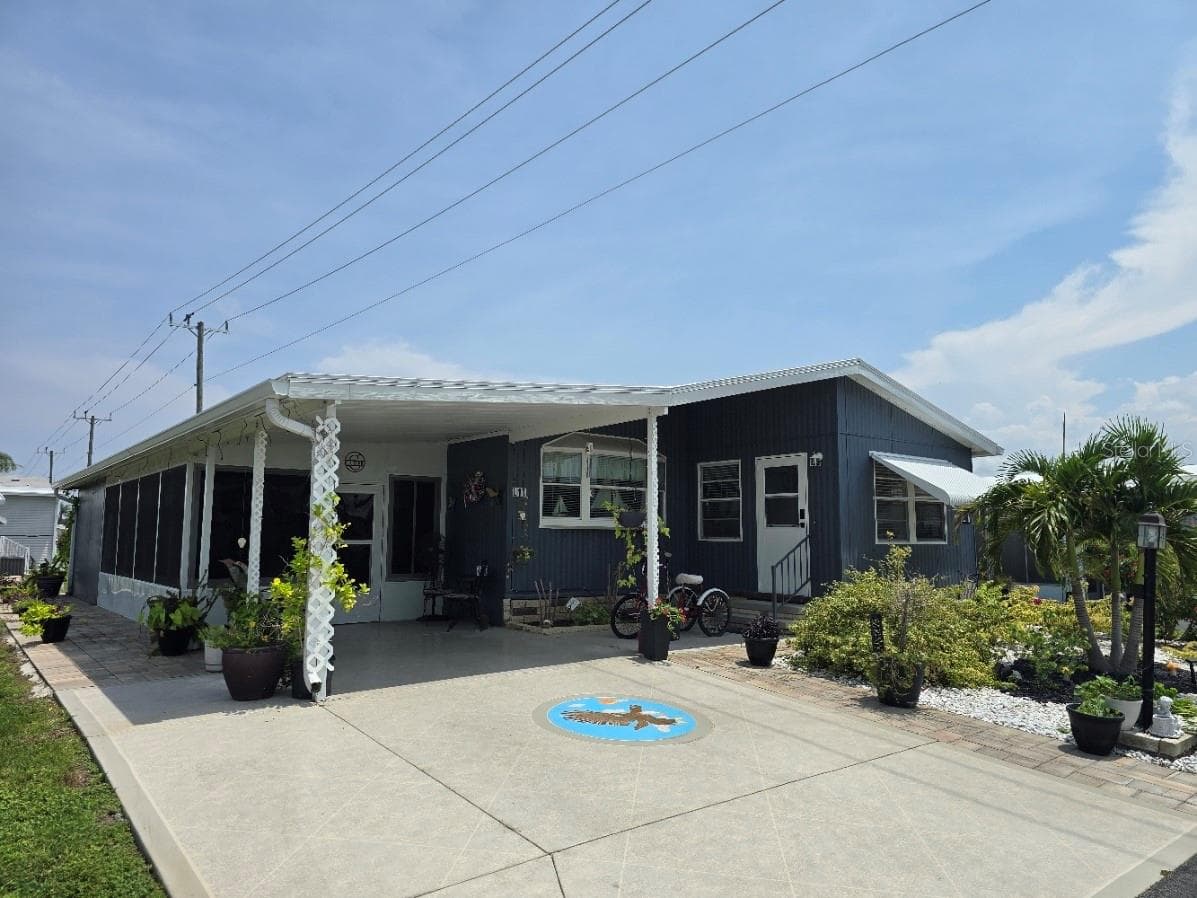 Manufactured Home at 5316 53RD AVE E #L11, BRADENTON, photo 6 of 46