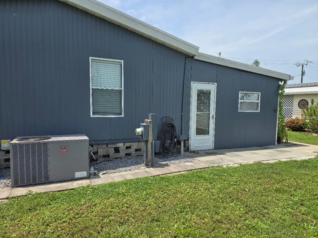 Manufactured Home at 5316 53RD AVE E #L11, BRADENTON, photo 10 of 46