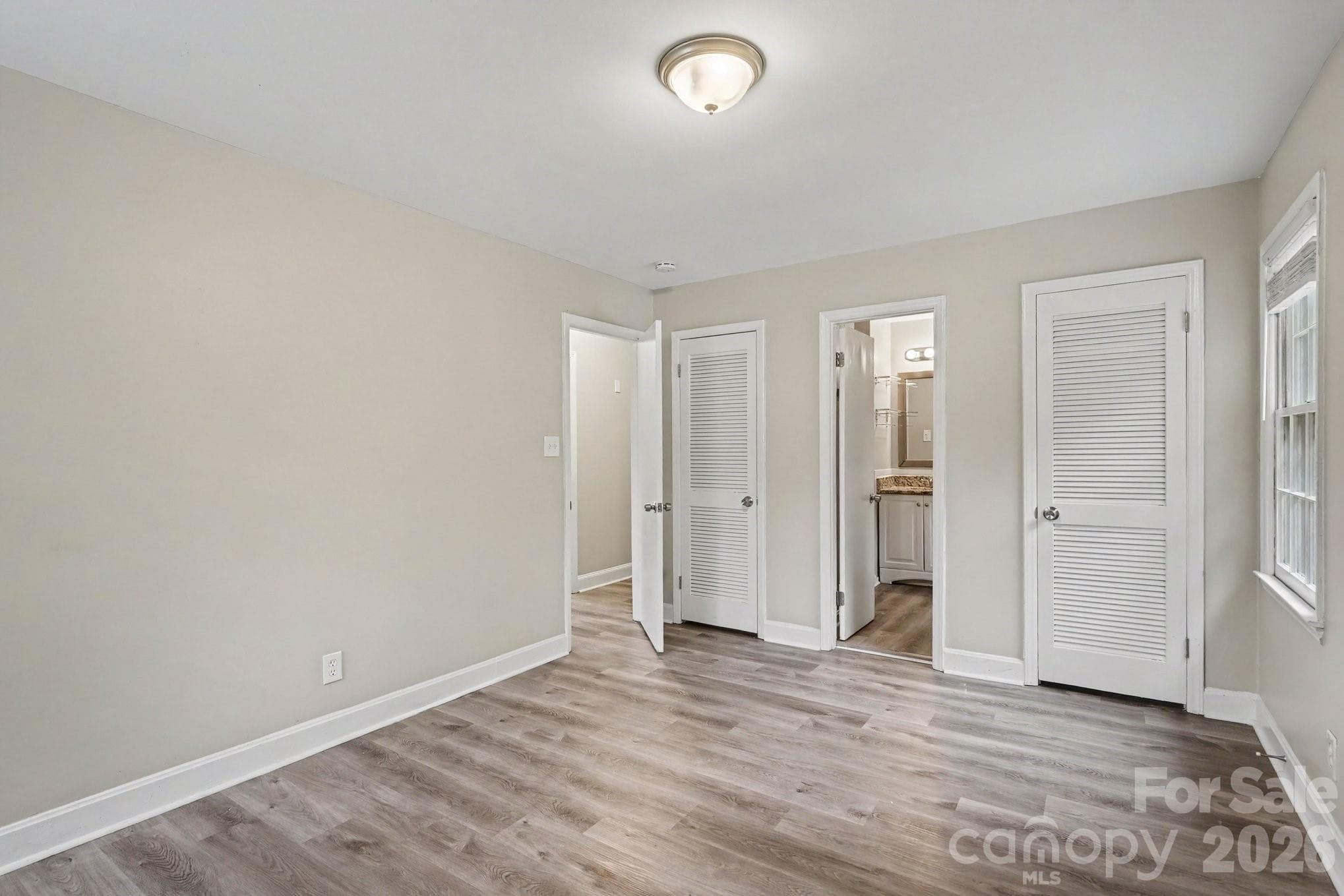 Single Family Residence at 6601 Lynfield Drive, Charlotte, photo 11 of 19