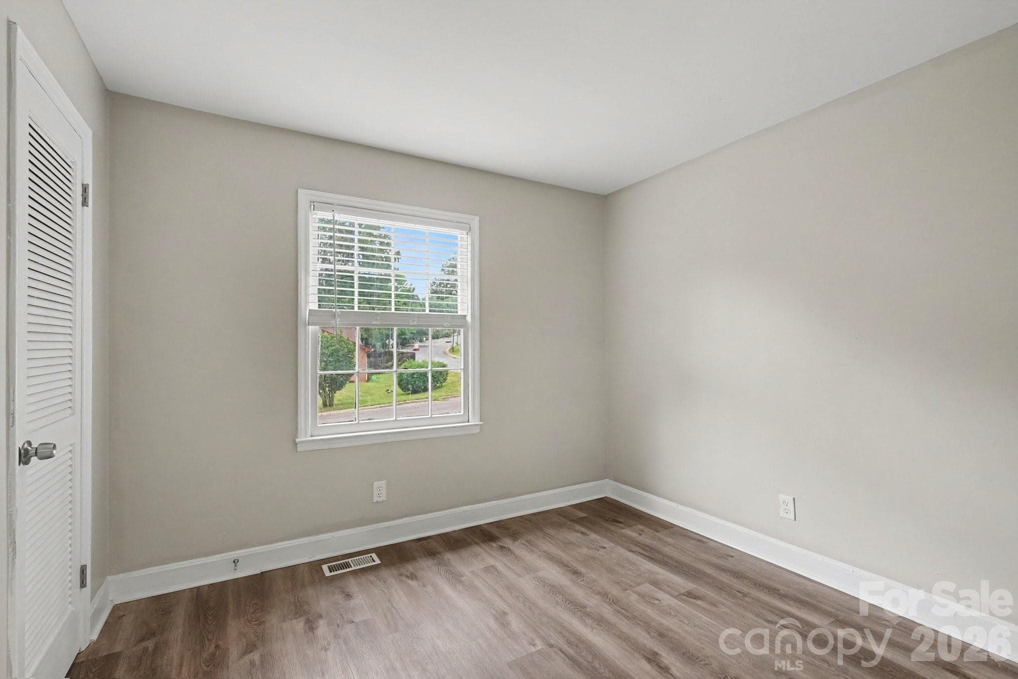 Single Family Residence at 6601 Lynfield Drive, Charlotte, photo 13 of 19