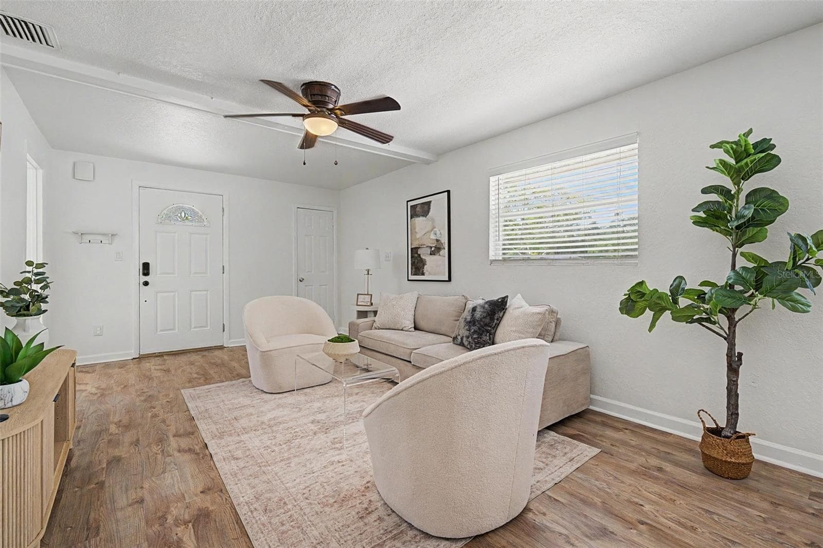 Single Family Residence at 3913 N LYNN AVE, TAMPA, photo 4 of 33