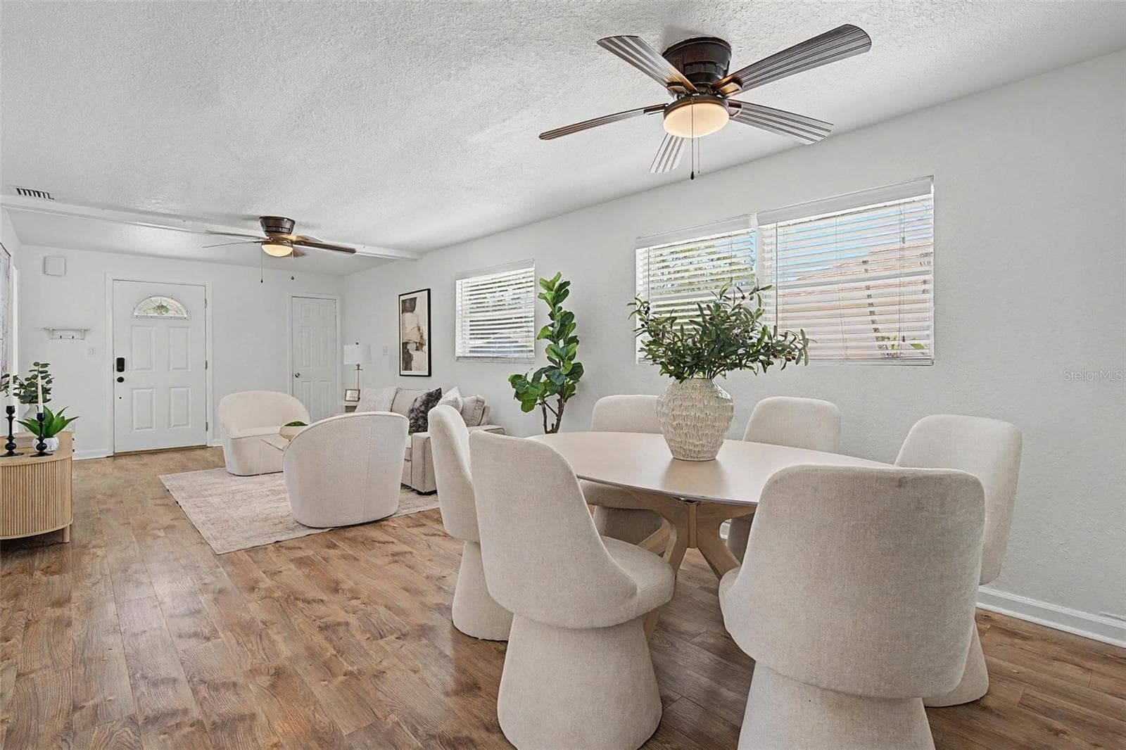 Single Family Residence at 3913 N LYNN AVE, TAMPA, photo 5 of 33