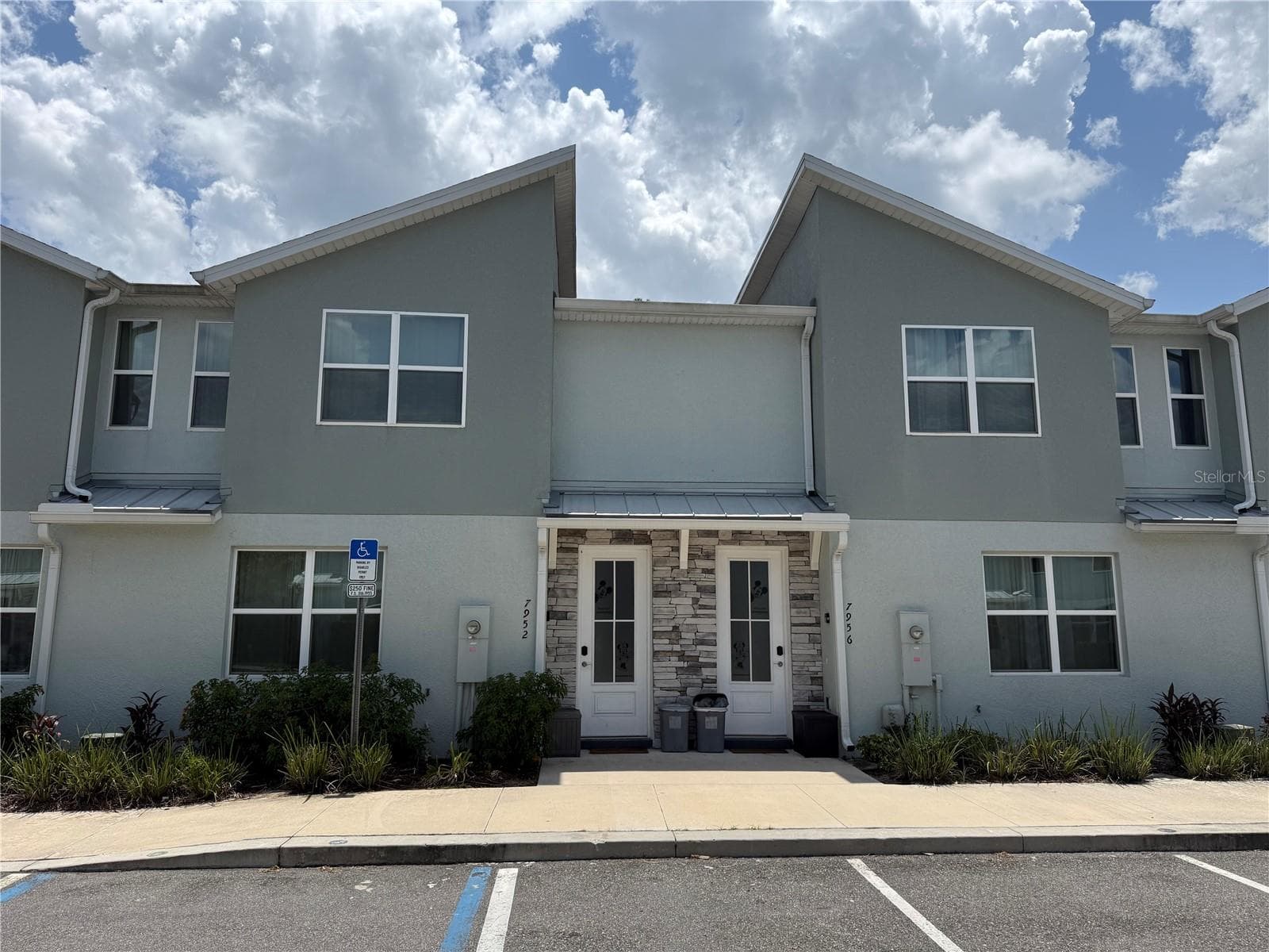 7952 FORMOSA VALLEY PL