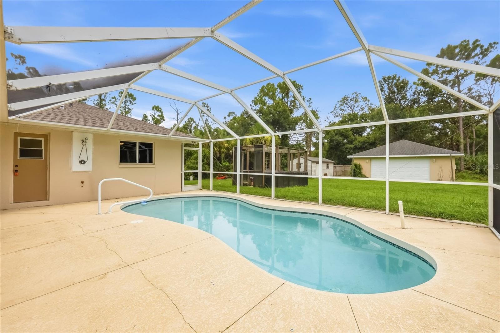 Single Family Residence at 2209 TROPICAIRE BLVD, NORTH PORT, photo 36 of 69