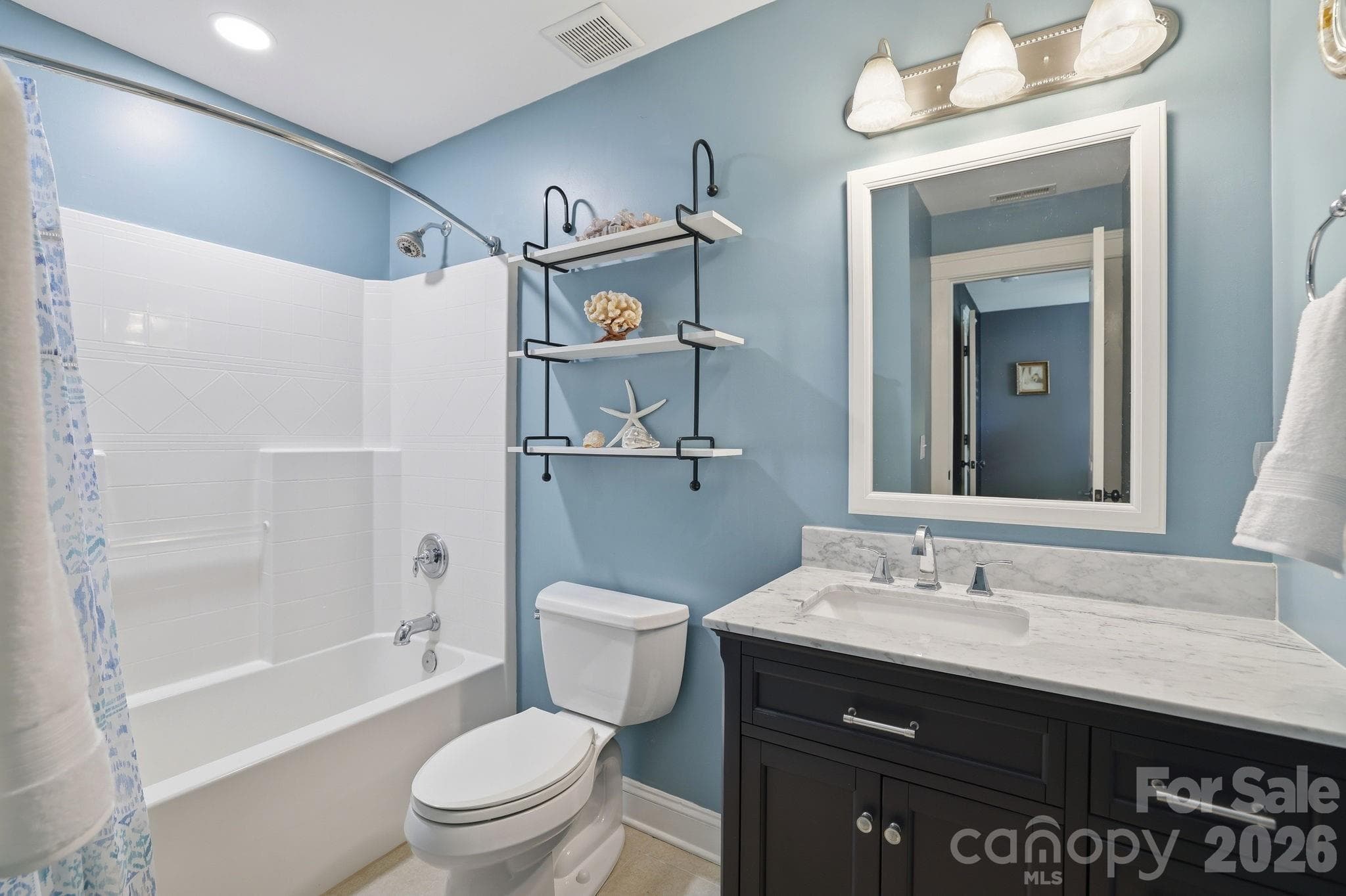 Single Family Residence at 705 Glenn Allen Way, Fort Mill, photo 30 of 48