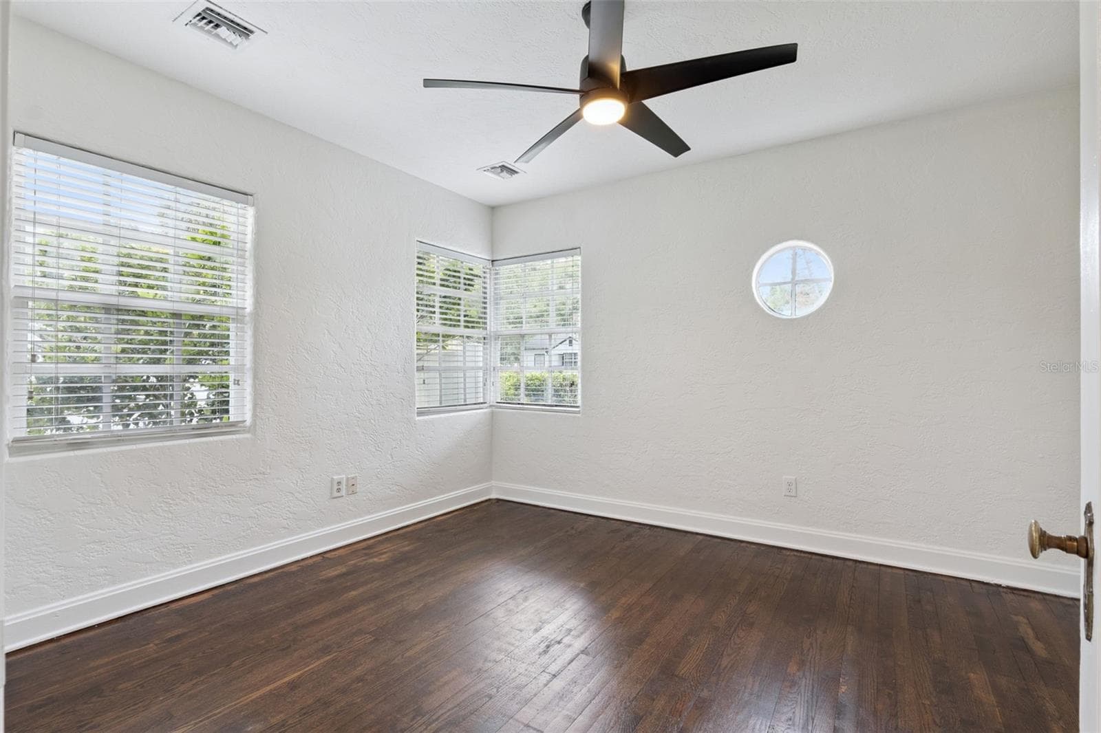 Single Family Residence at 207 S SUMMERLIN AVE, SANFORD, photo 34 of 50