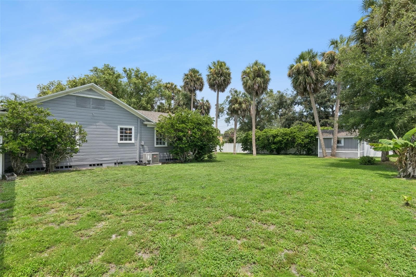 Single Family Residence at 207 S SUMMERLIN AVE, SANFORD, photo 47 of 50