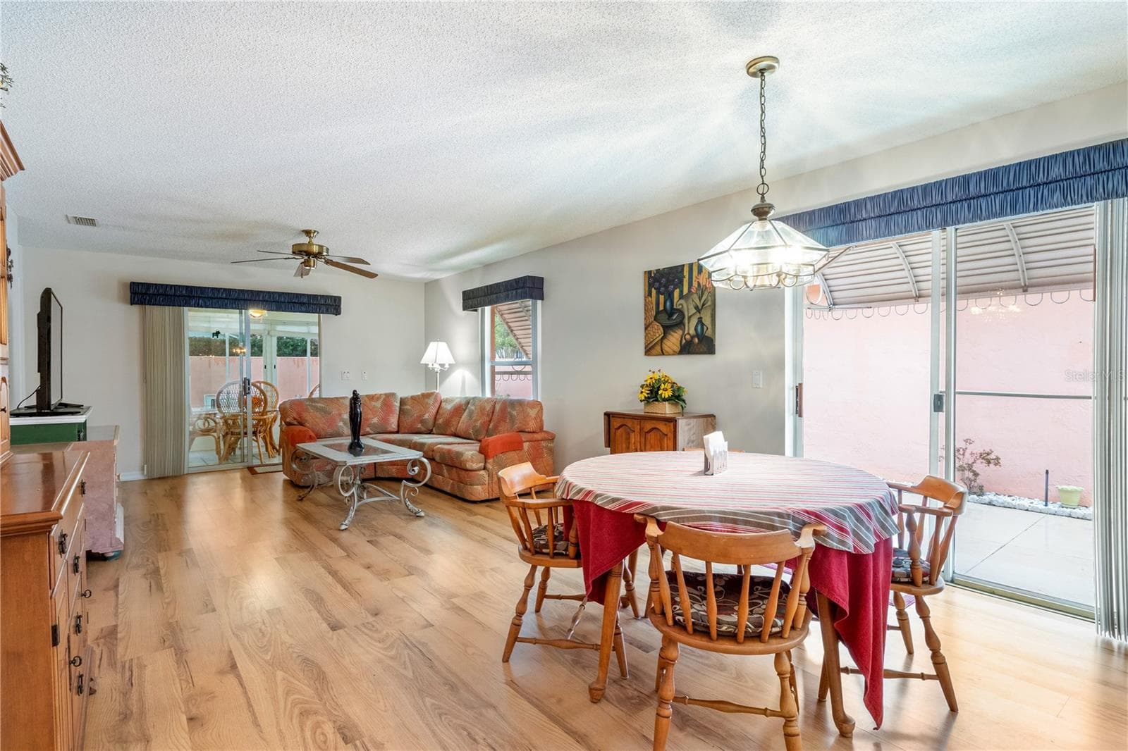 Villa at 631 ENCONTO ST, THE VILLAGES, photo 9 of 31