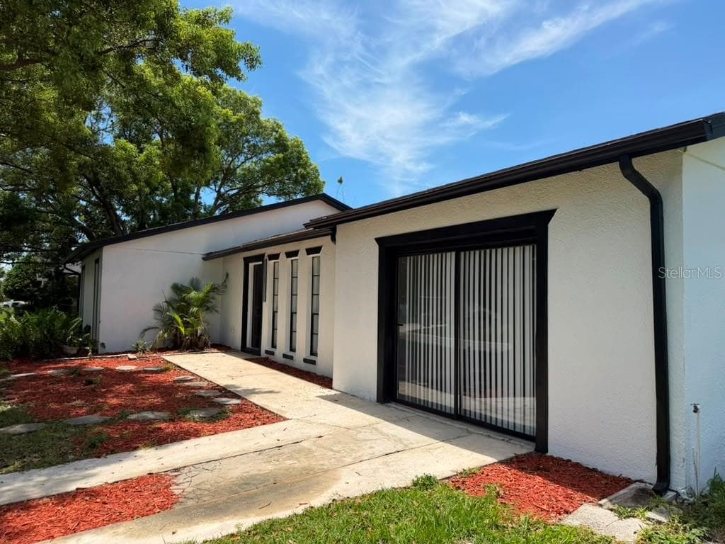 Single Family Residence at 144 HIDALGO AVE, KISSIMMEE, photo 3 of 34