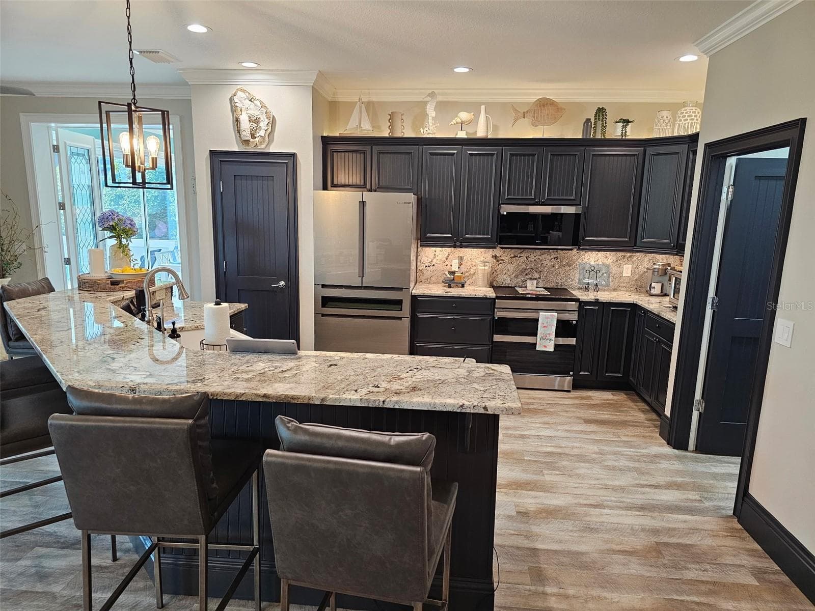 Single Family Residence at 1040 COTTAGE DR, THE VILLAGES, photo 6 of 25