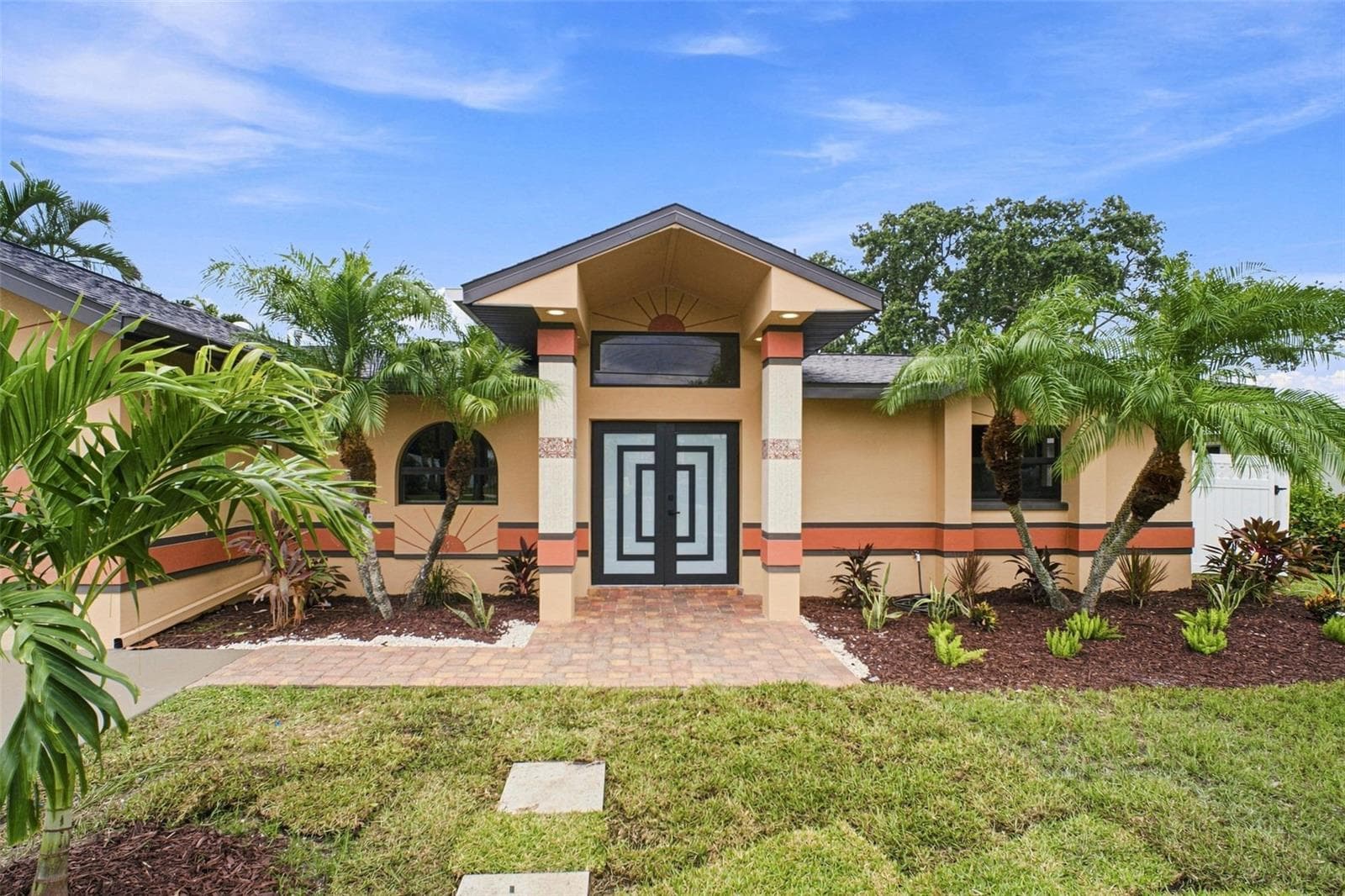 Single Family Residence at 15918 REDINGTON DR, REDINGTON BEACH, photo 3 of 79