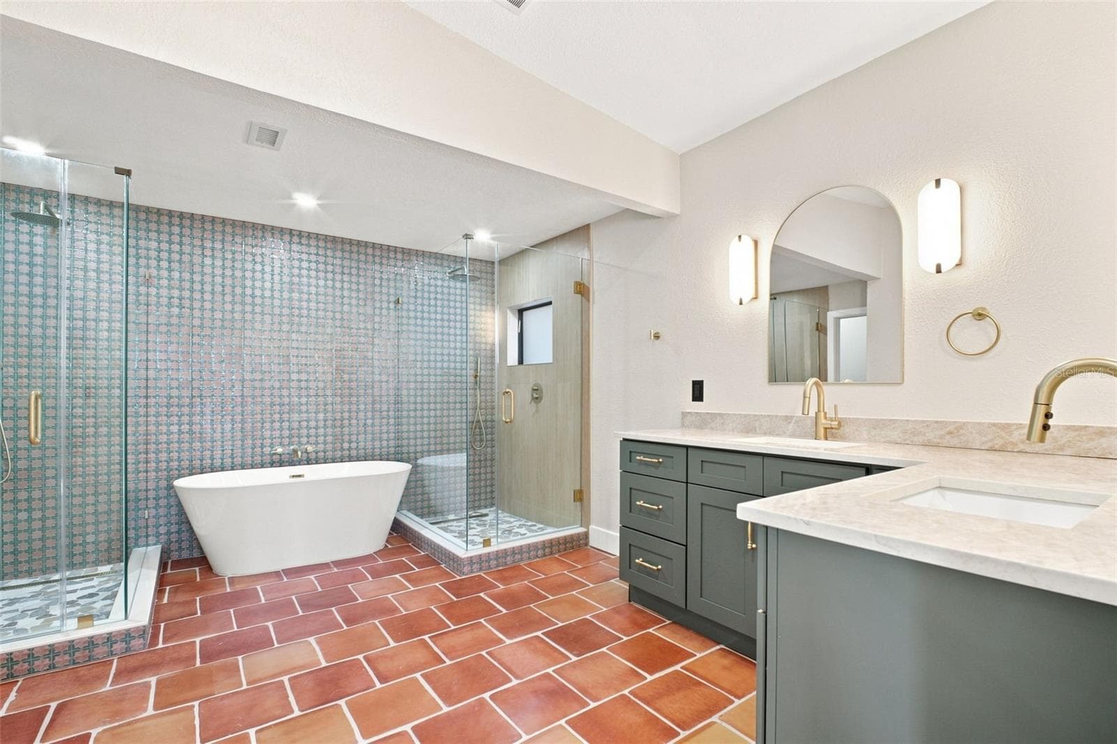 Primary Ensuite - 15918 REDINGTON DR, REDINGTON BEACH