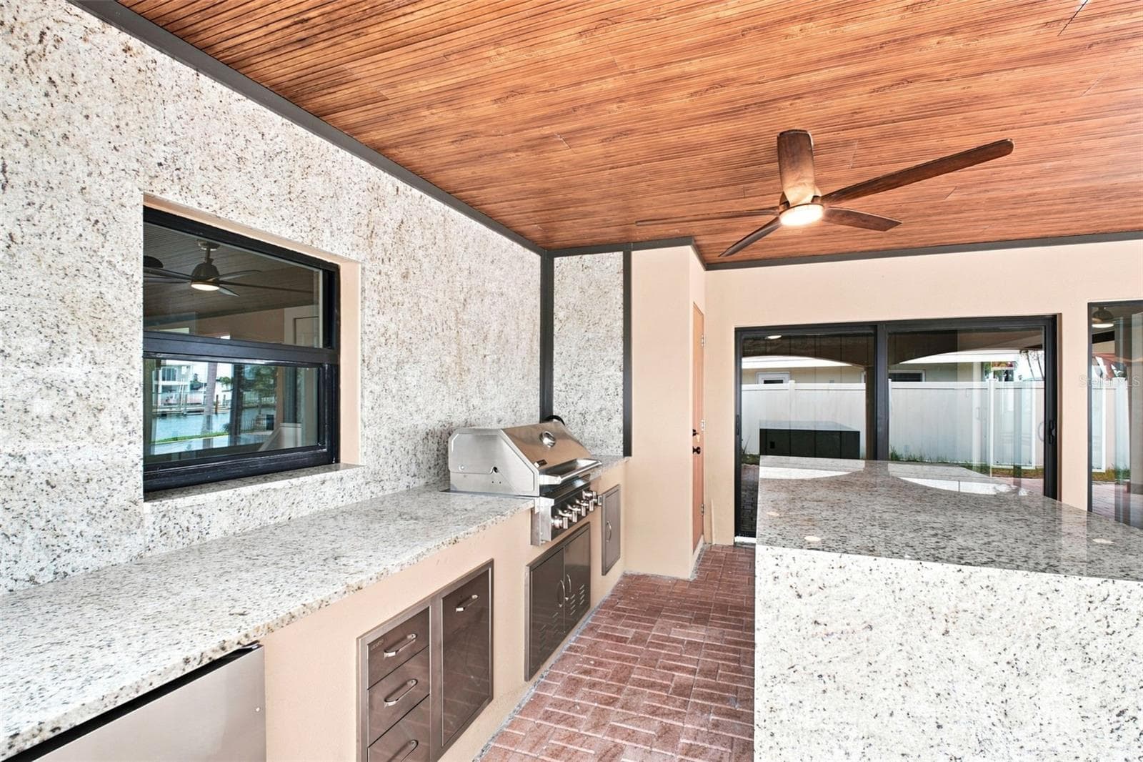 Outdoor kitchen - 15918 REDINGTON DR, REDINGTON BEACH