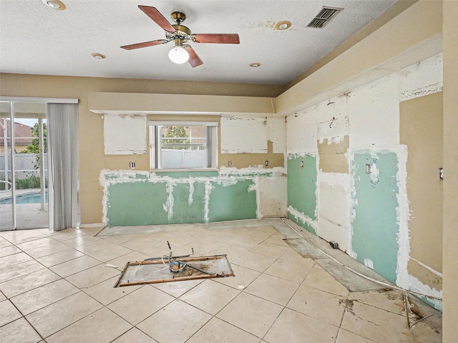 Single Family Residence at 1268 FOXFORREST CIR, APOPKA, photo 6 of 29