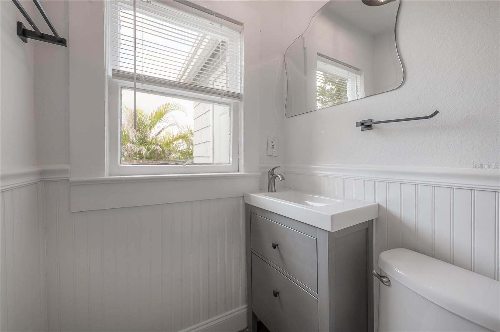 Single Family Residence at 405 E CAYUGA ST, TAMPA, photo 24 of 54