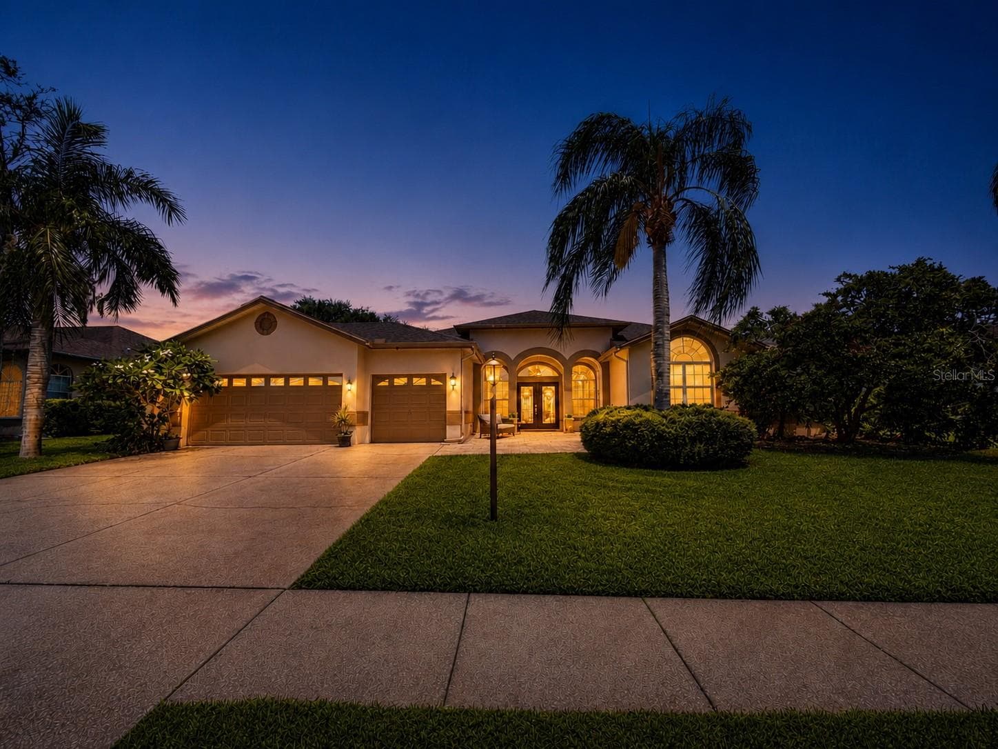 2093 SWAN LN