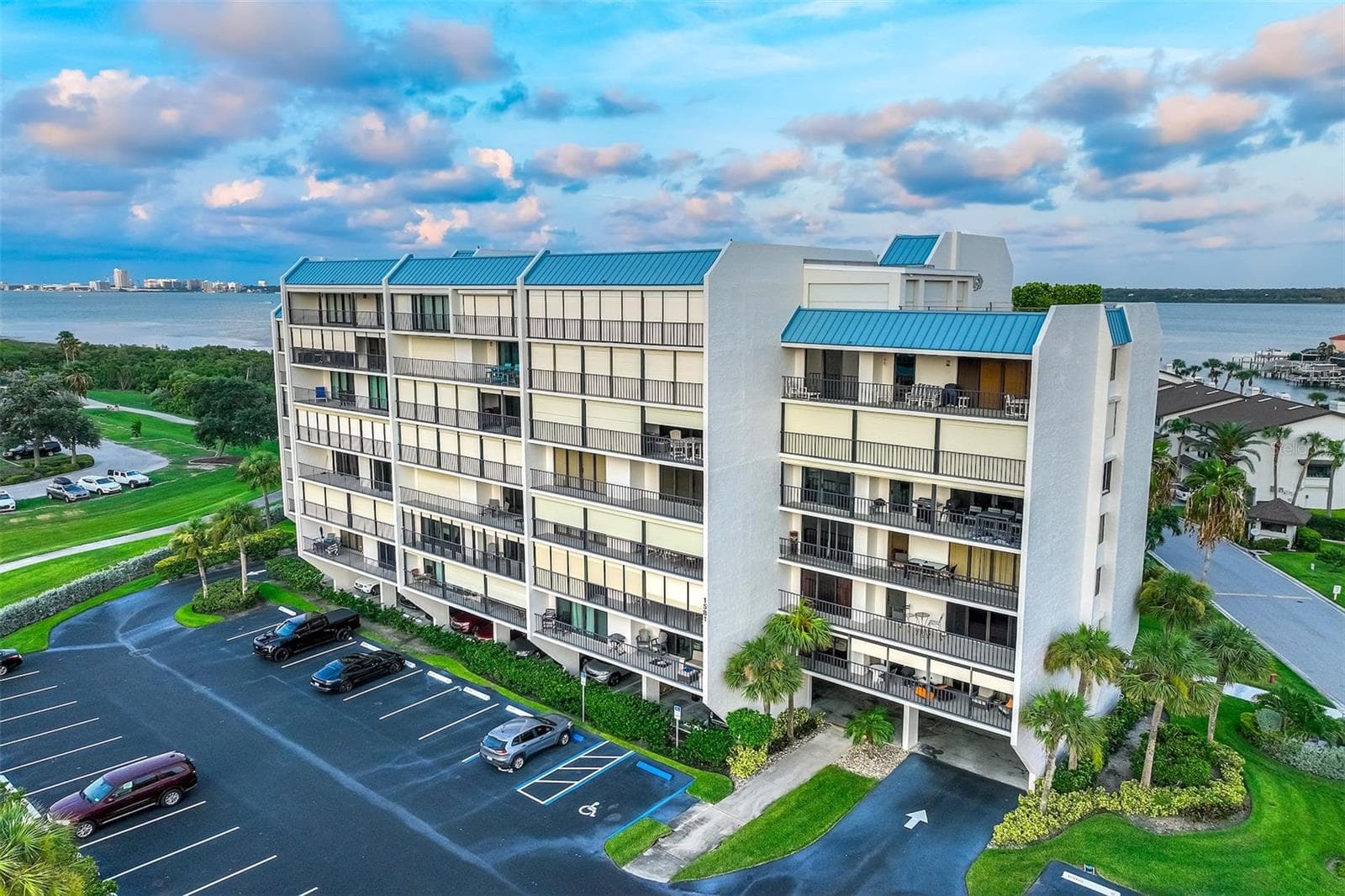 Harbor Cond0 - 1581 GULF BLVD #203N, CLEARWATER BEACH