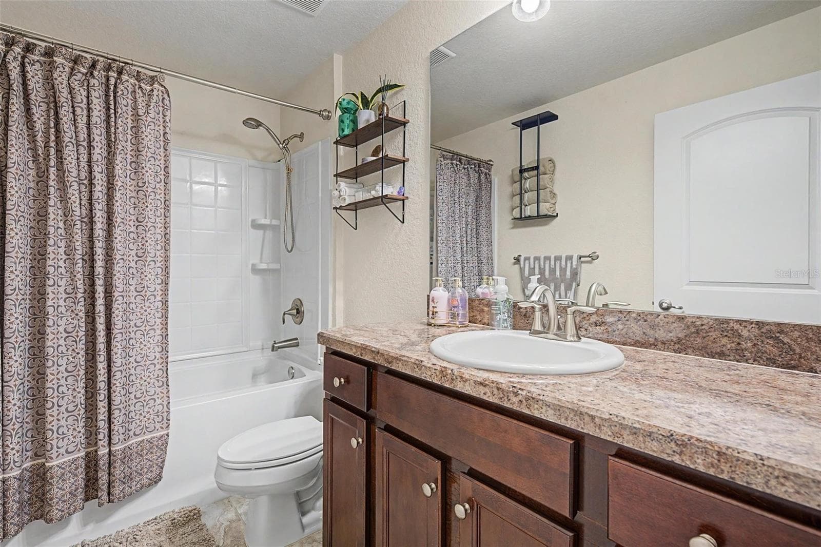 Guest Bath - 12258 HARRIS HAWK RD, WEEKI WACHEE