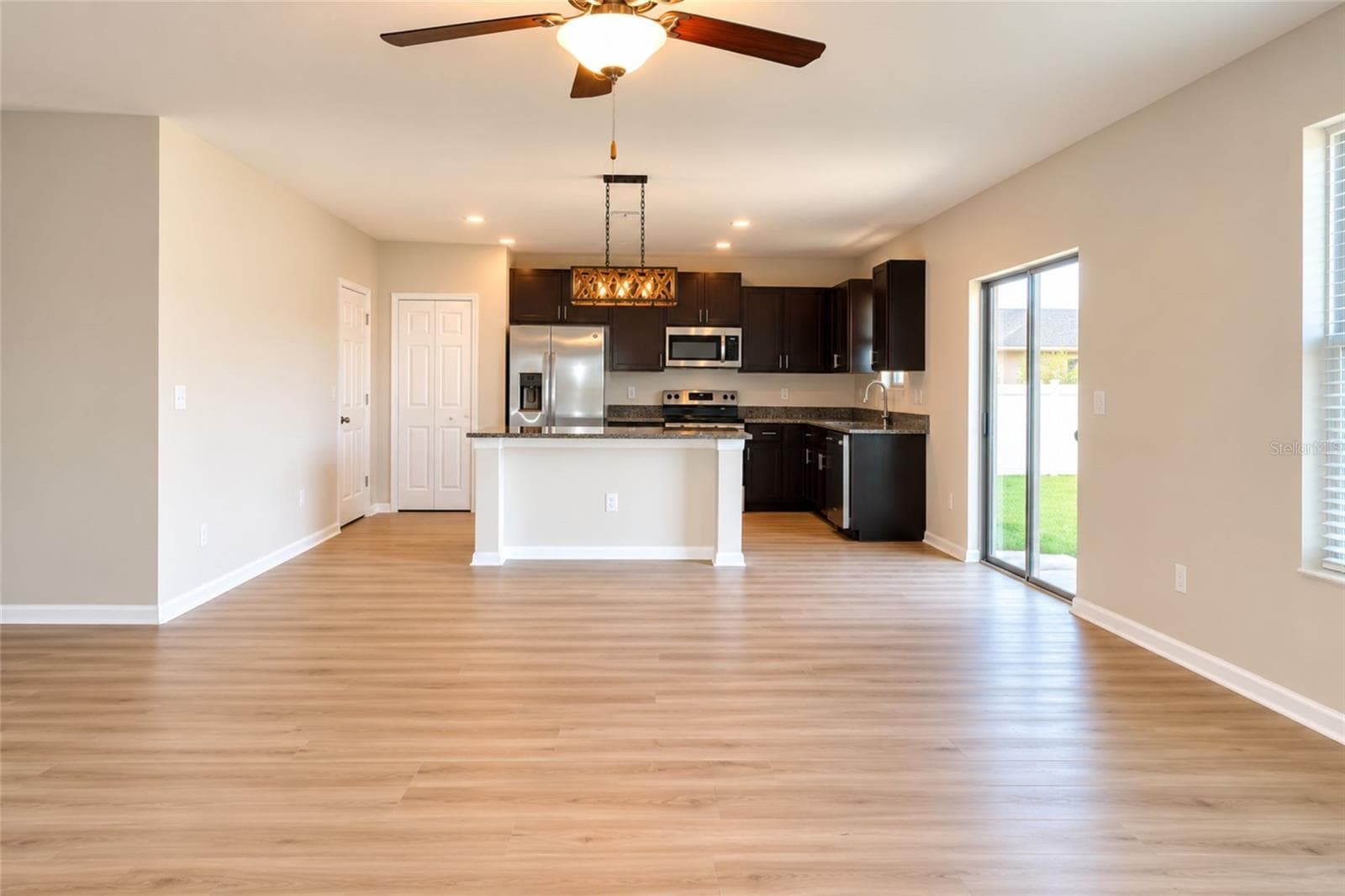 Single Family Residence at 715 CALICO SCALLOP ST, RUSKIN, photo 2 of 24