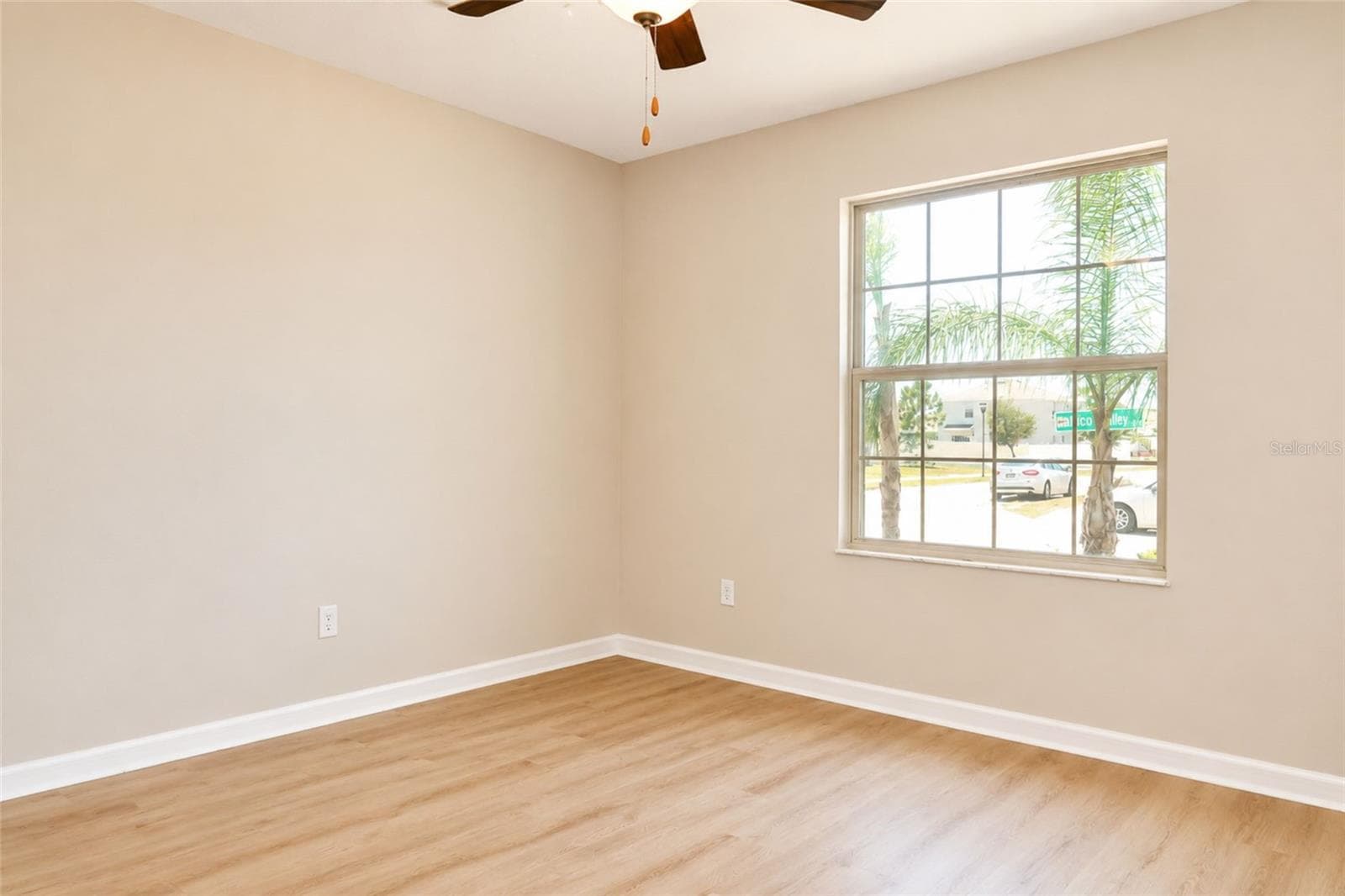 Single Family Residence at 715 CALICO SCALLOP ST, RUSKIN, photo 5 of 24