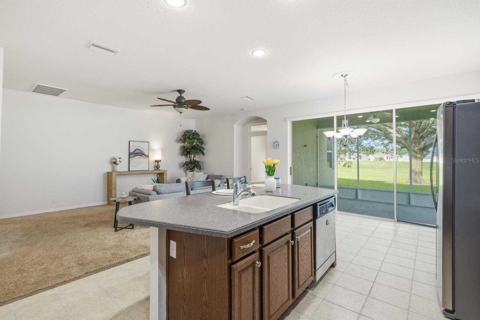 Kitchen Island - 14830 POTTERTON CIR, HUDSON