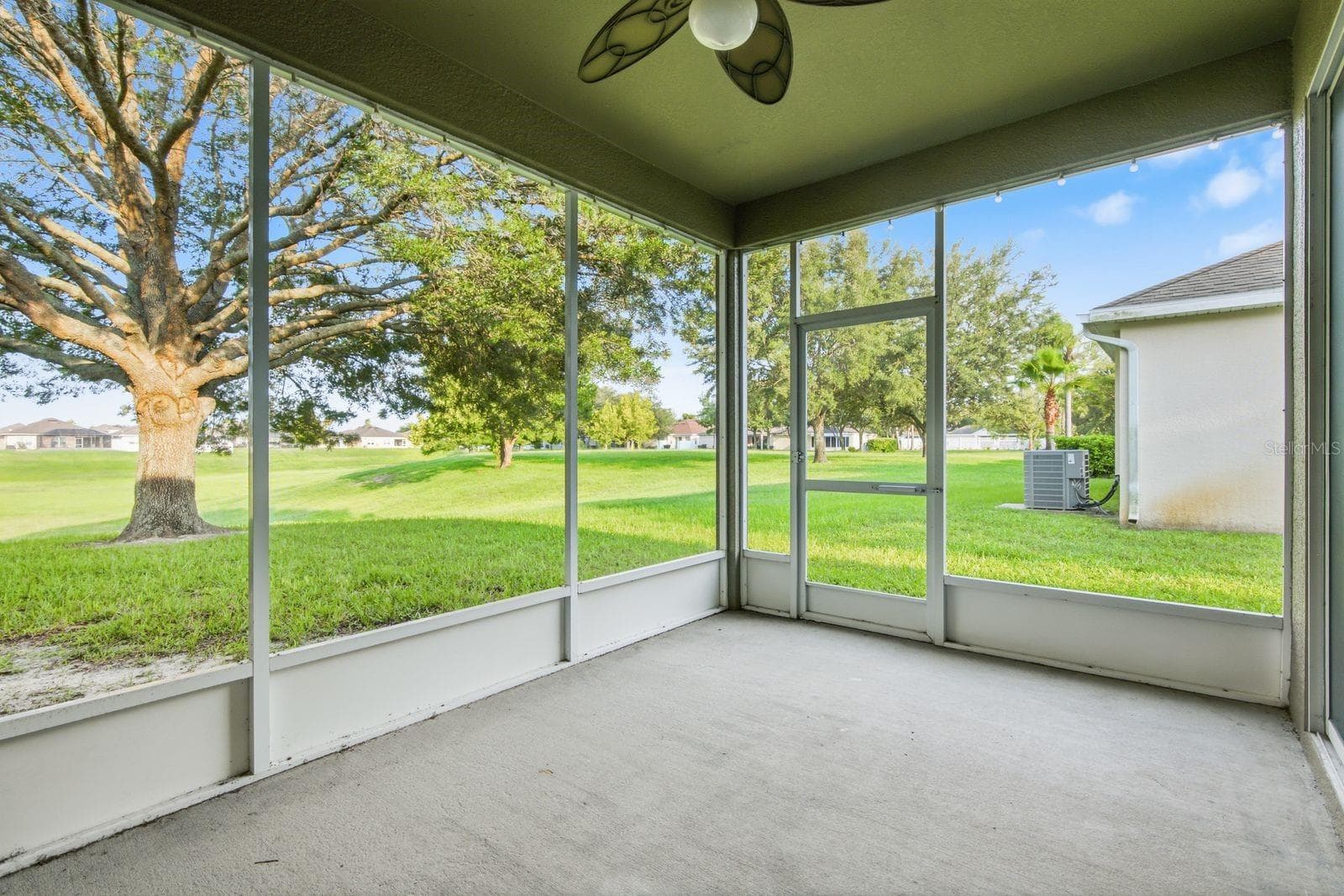 Screened Porch - 14830 POTTERTON CIR, HUDSON