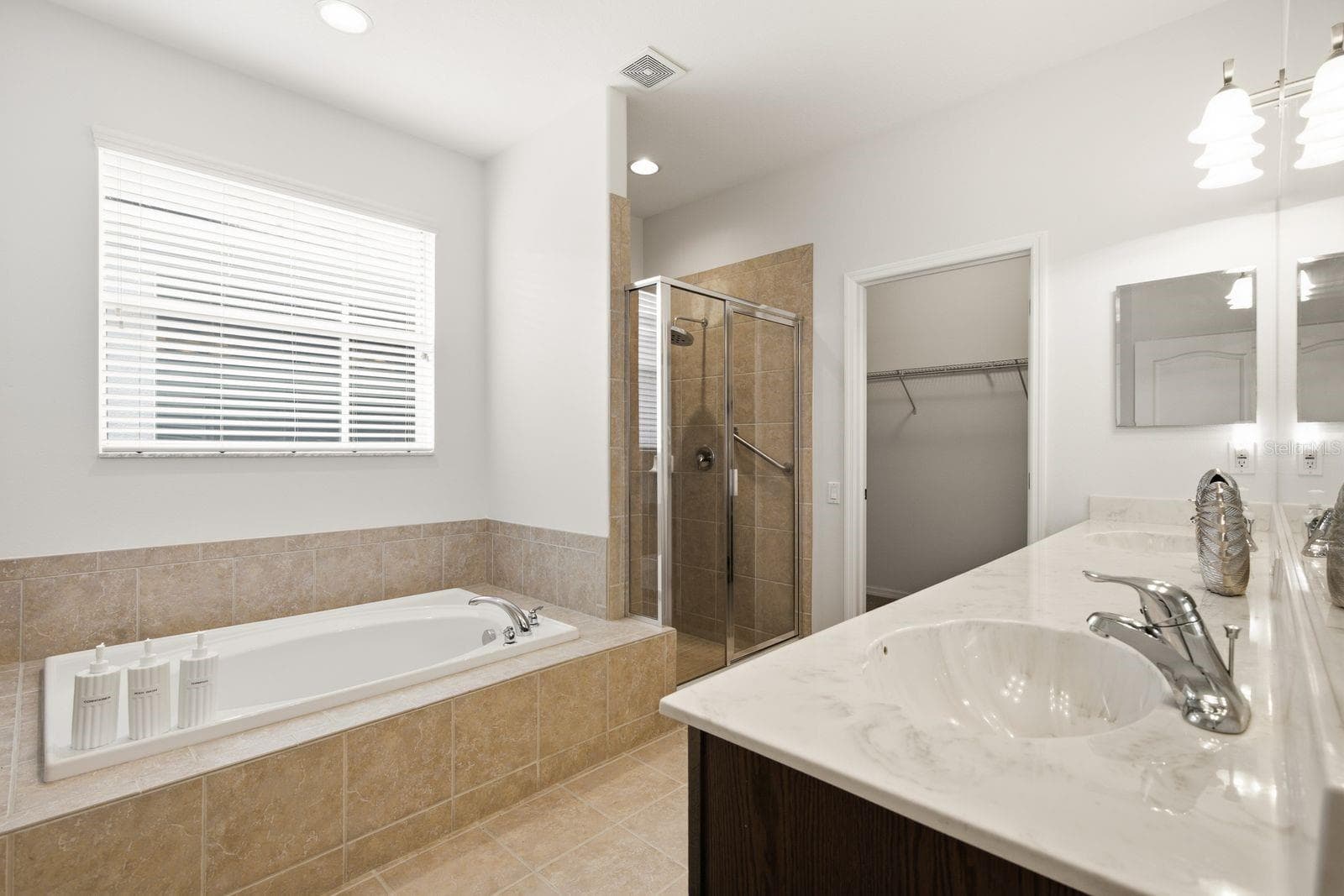 Primary Bathroom - 14830 POTTERTON CIR, HUDSON