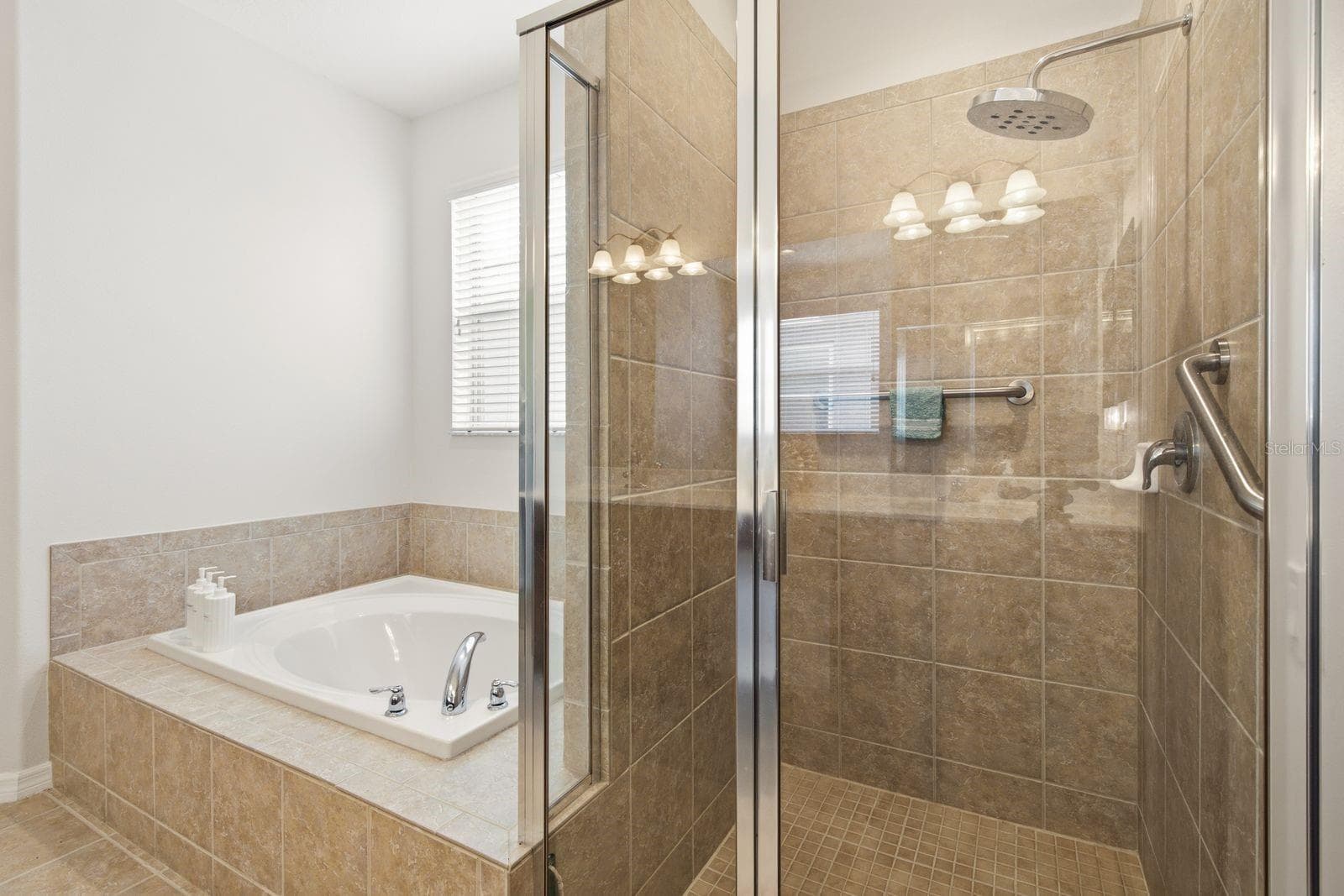 Primary Bathroom - 14830 POTTERTON CIR, HUDSON