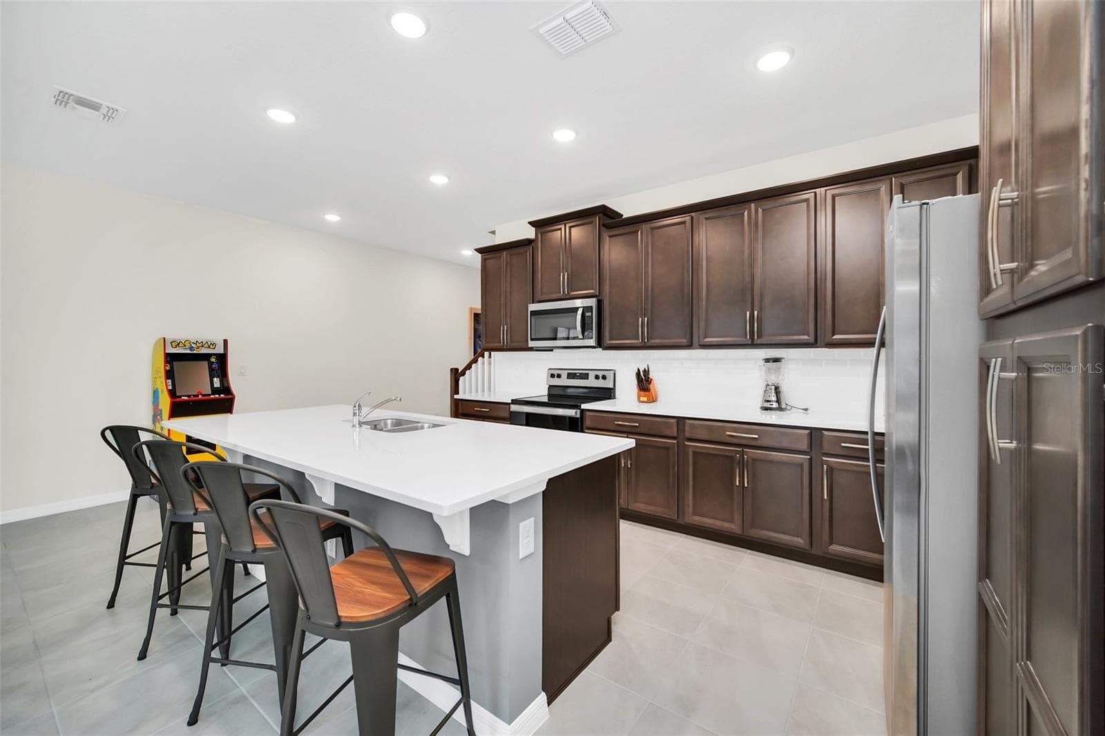 Townhouse at 1672 TROPICAL PALMS CIR, KISSIMMEE, photo 9 of 46