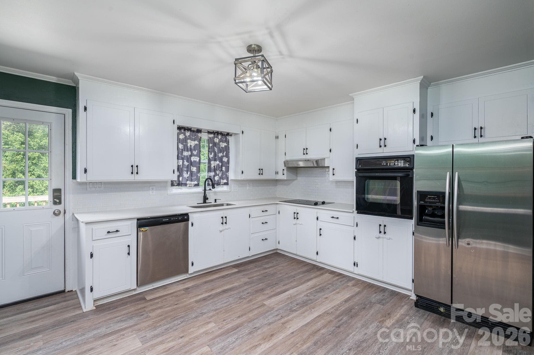 kitchen - 304 Windsor Drive, Shelby