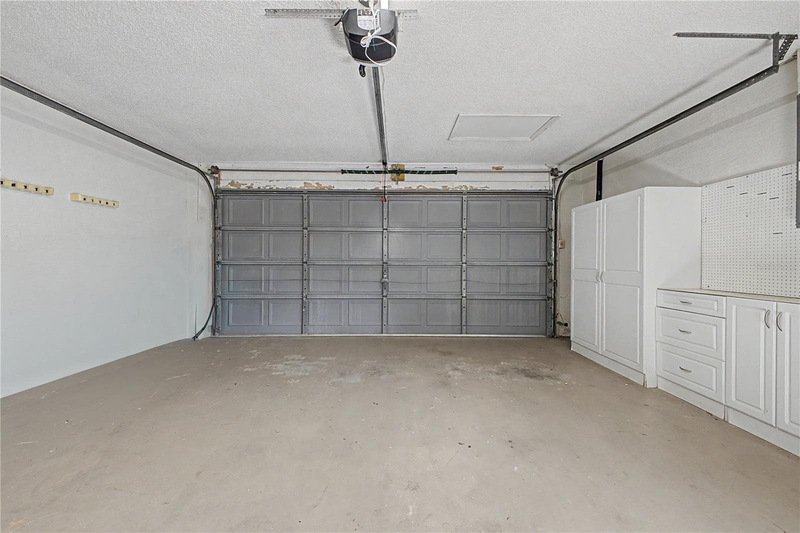 2 Car Garage - 1364 OVERLAND DR, SPRING HILL