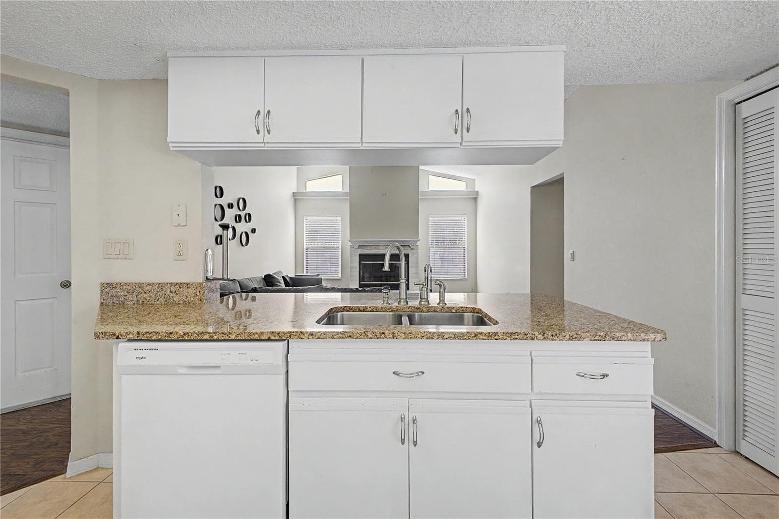 Single Family Residence at 1364 OVERLAND DR, SPRING HILL, photo 12 of 52