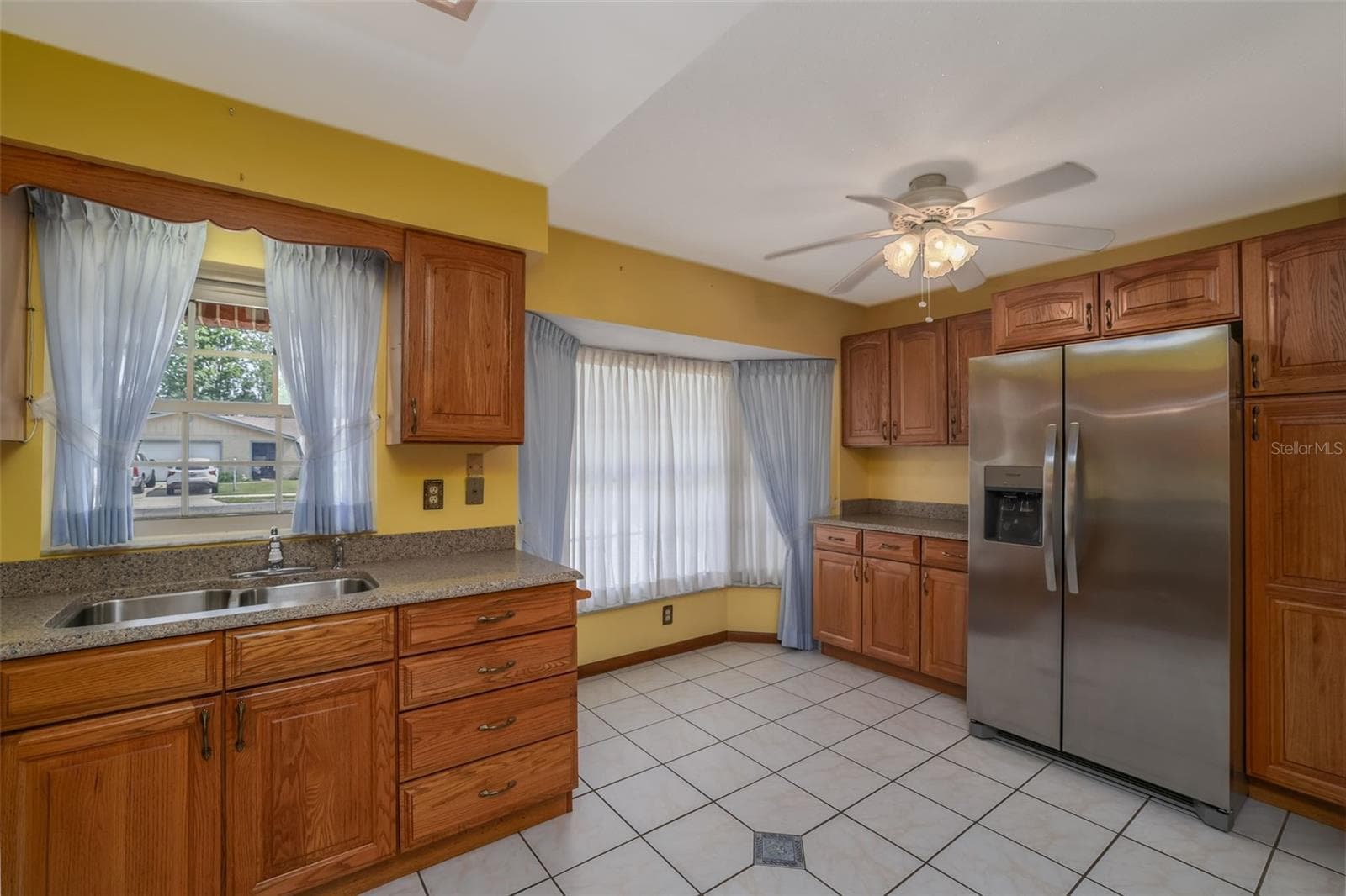 Kitchen & Eat-In area - 229 GEORGETOWNE BLVD, DAYTONA BEACH