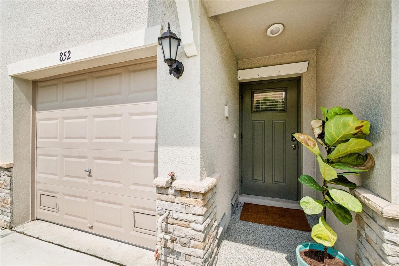 Townhouse at 852 TENNYSON MILL CIR, TAMPA, photo 4 of 39