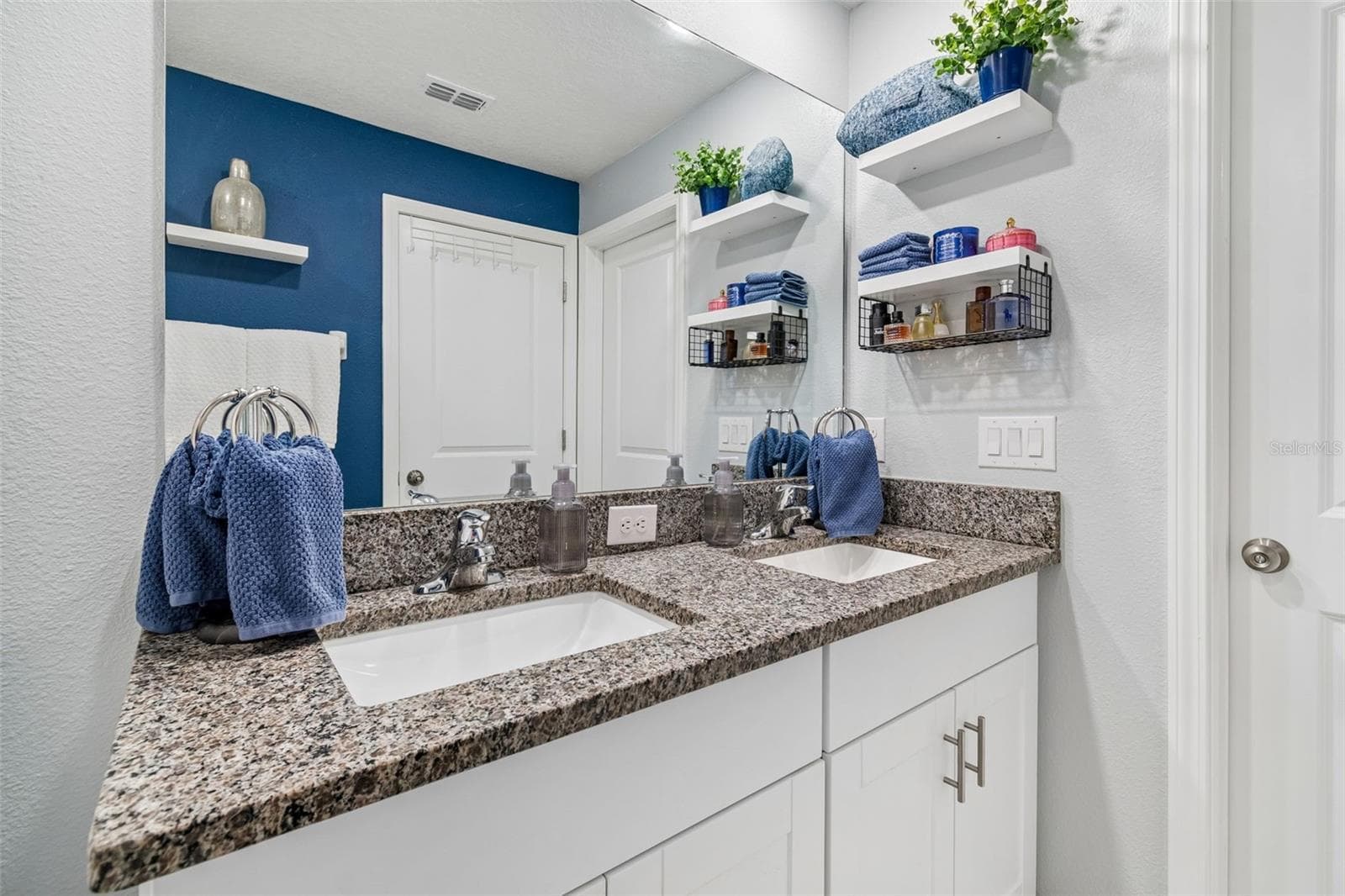 Townhouse at 852 TENNYSON MILL CIR, TAMPA, photo 22 of 39