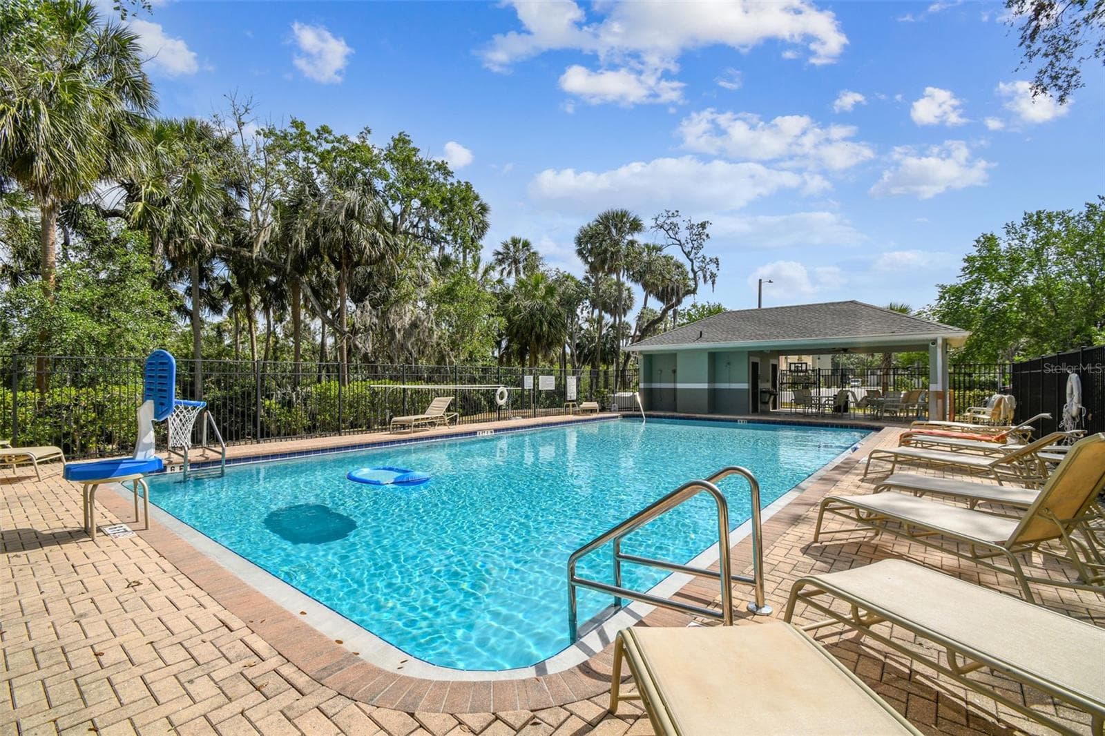 Townhouse at 852 TENNYSON MILL CIR, TAMPA, photo 37 of 39
