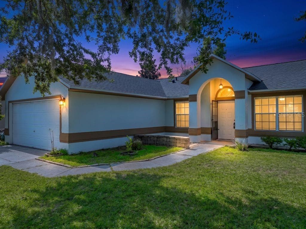 Single Family Residence at 8818 RESERVATION DR, ORLANDO, photo 2 of 52