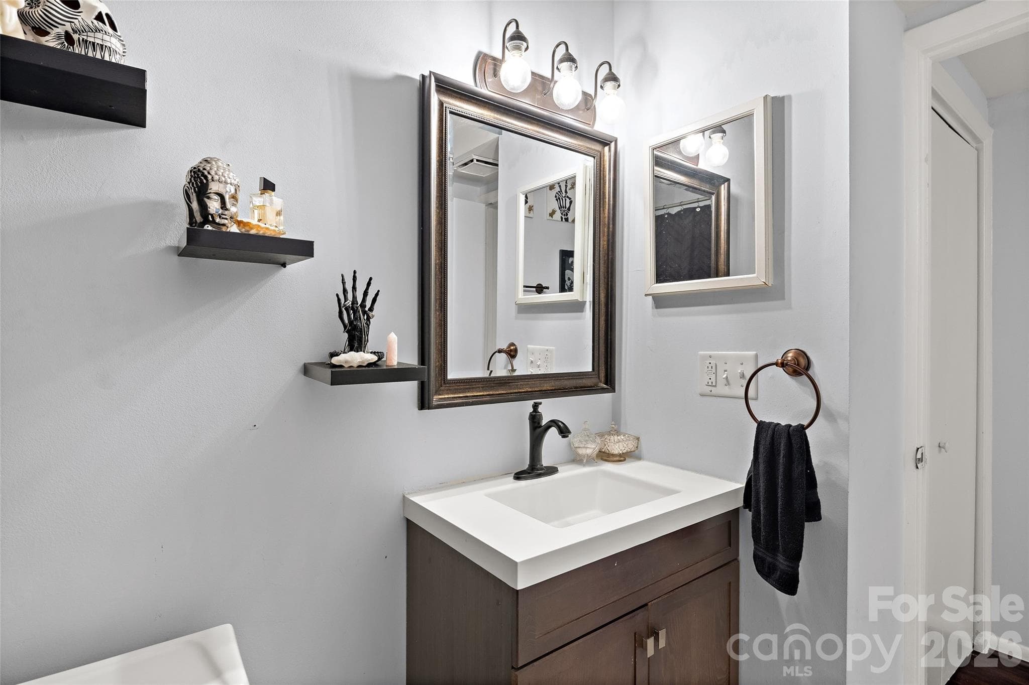 Condominium at 224 N Poplar Street, Charlotte, photo 16 of 34