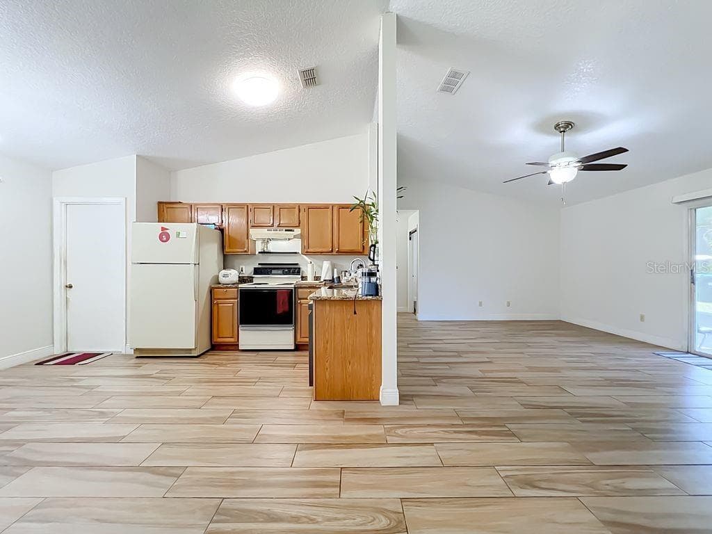 Single Family Residence at 8818 RESERVATION DR, ORLANDO, photo 16 of 52