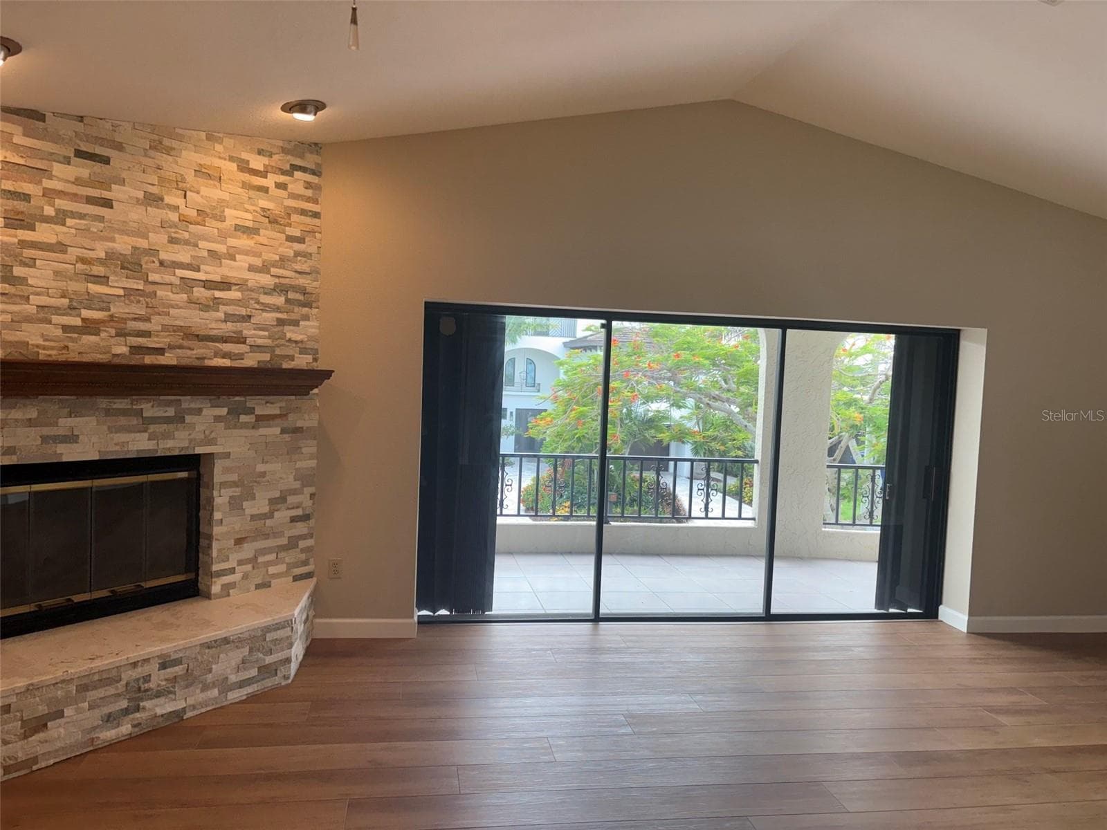 Living Room - 15810 REDINGTON DR, REDINGTON BEACH