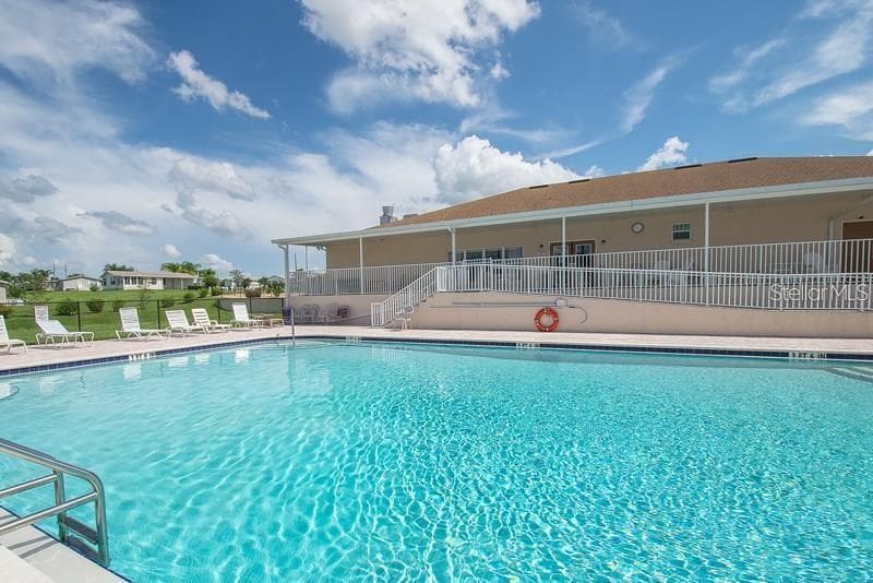 Manufactured Home at 37535 NEW HORIZONS BLVD, ZEPHYRHILLS, photo 23 of 25