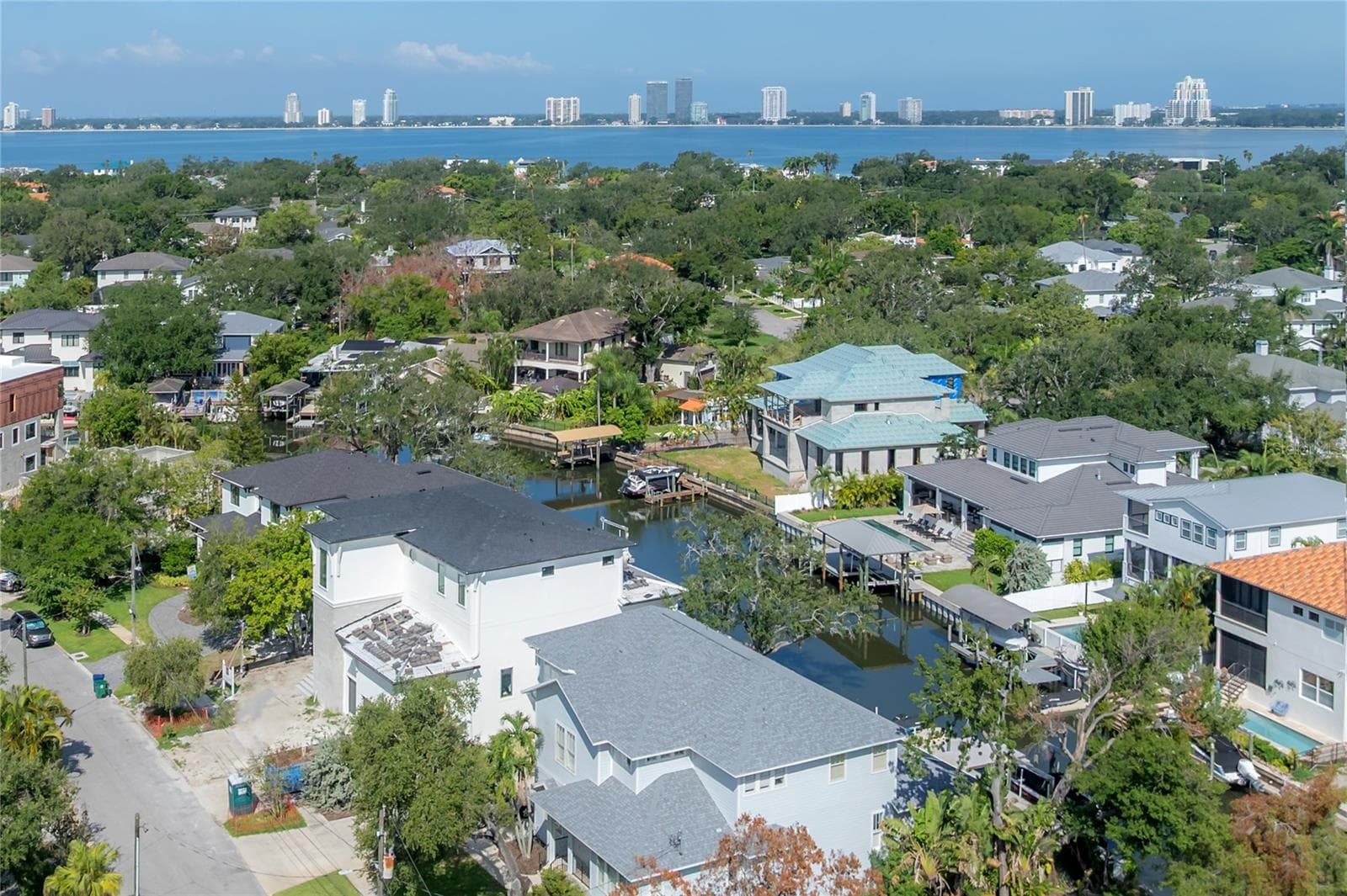 Aerial Front View - 654 GENEVA PL, TAMPA