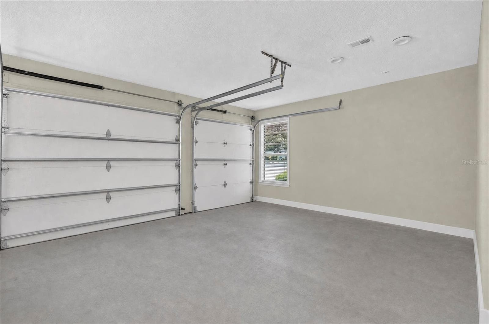 Oversize Garage 2.5 with Golf Cart Garage - 2604 ROYAL LIVERPOOL DR, TARPON SPRINGS